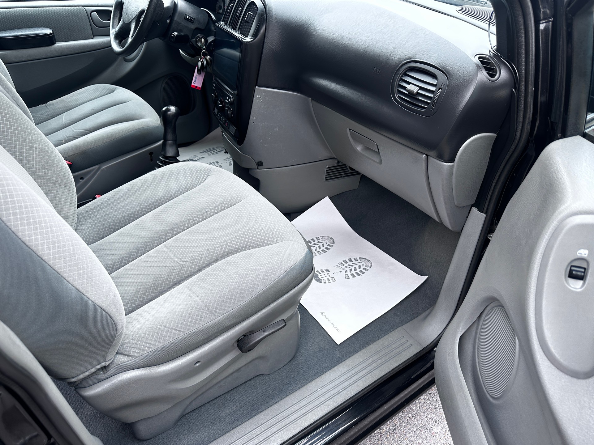 CHRYSLER Voyager 2.4 SE Swiss Edition-image-14