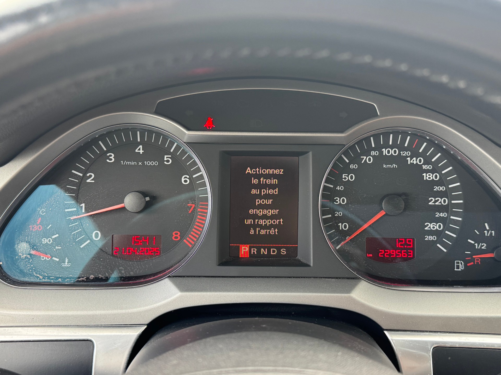 AUDI A6 Avant 4.2 V8 FSI quattro tiptronic-image-11