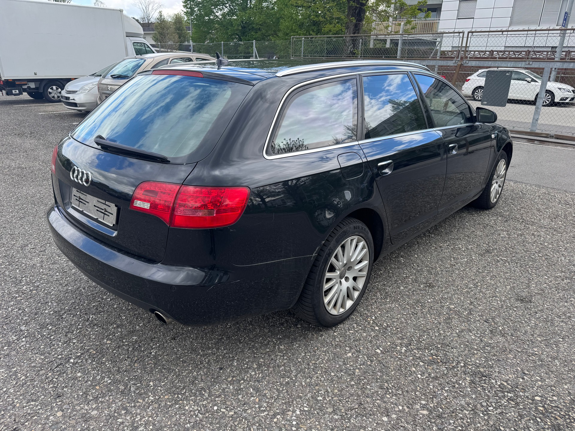 AUDI A6 Avant 4.2 V8 FSI quattro tiptronic-image-3