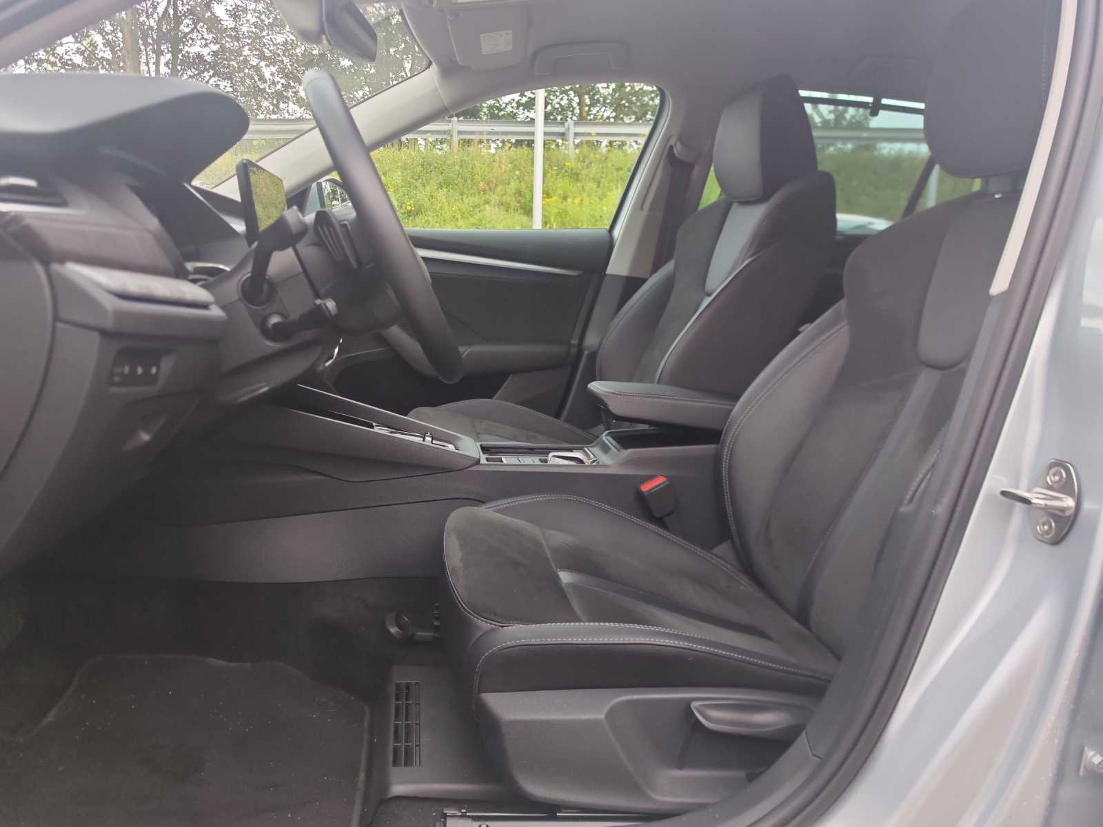 SKODA Octavia Combi 1.5 TSI mHEV DSG Selection Launch-image-5