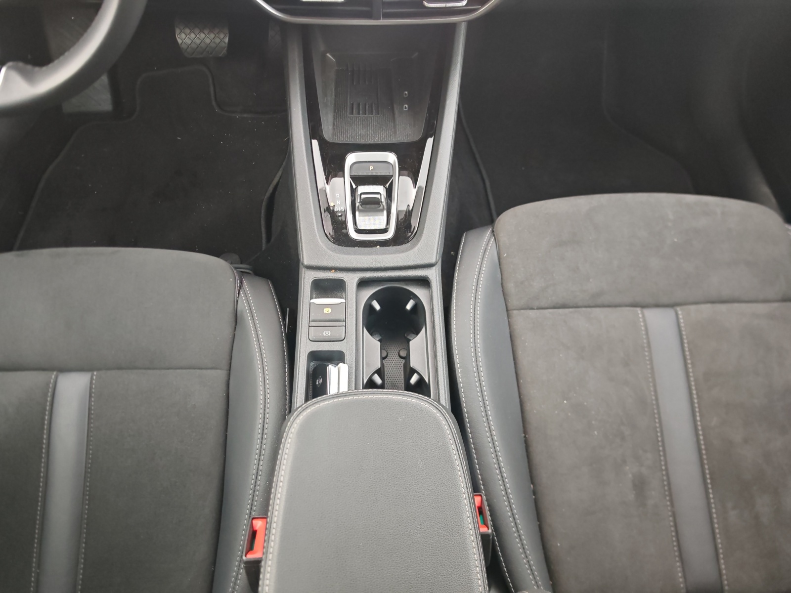 SKODA Octavia Combi 1.5 TSI mHEV DSG Selection Launch-image-11