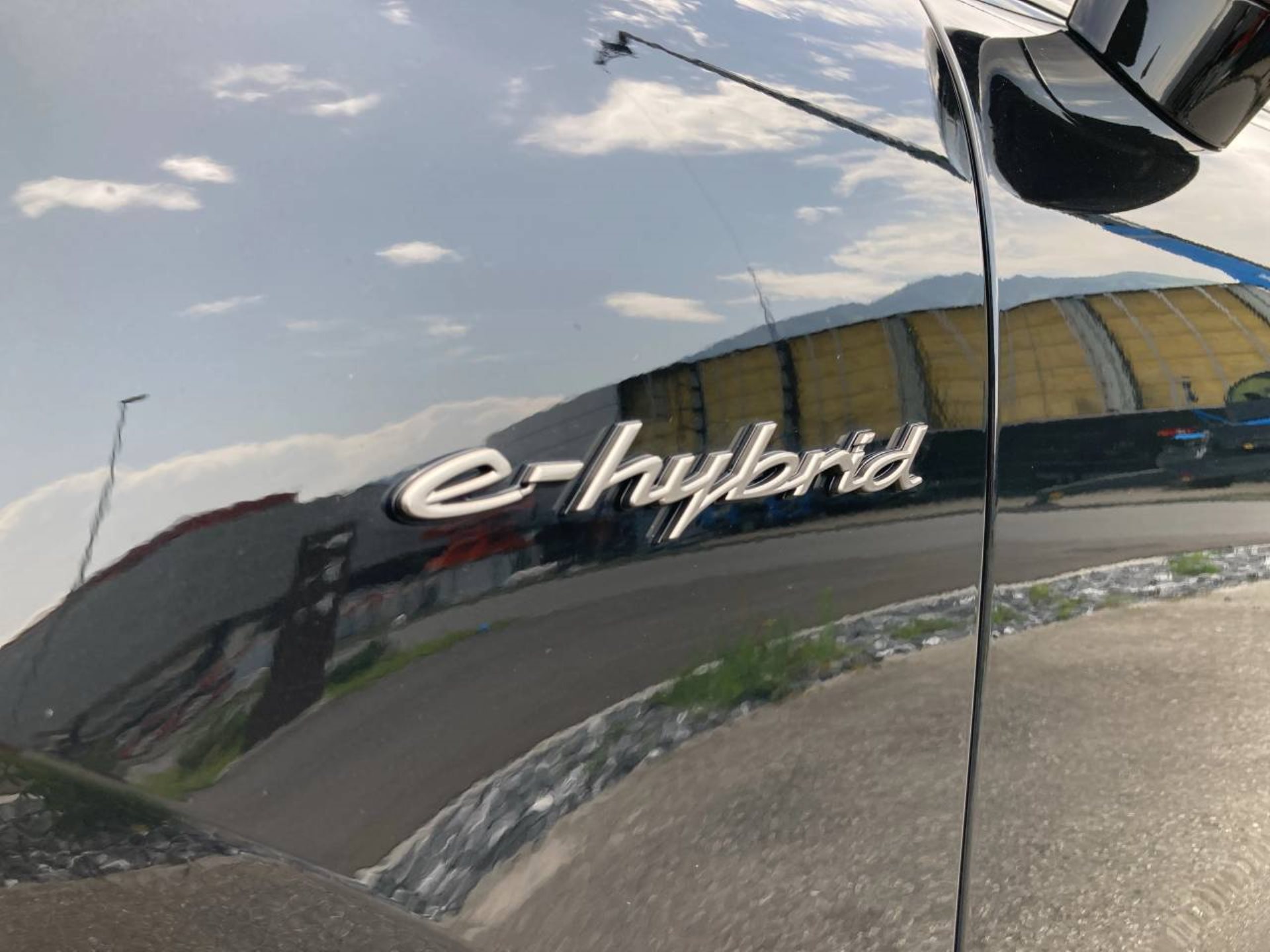 PORSCHE Cayenne Turbo E-Hybrid Coupé-image-30