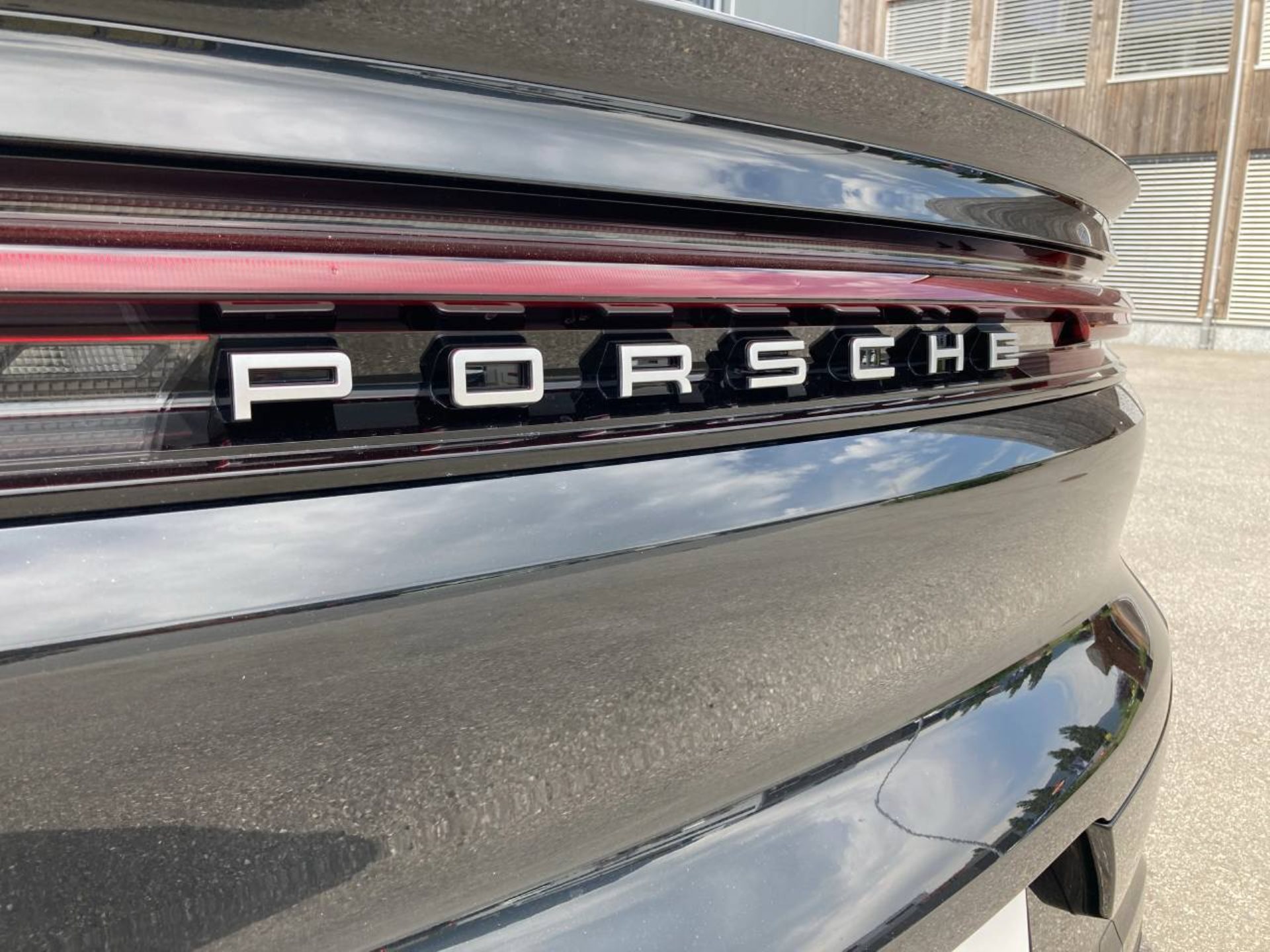 PORSCHE Cayenne Turbo E-Hybrid Coupé-image-10