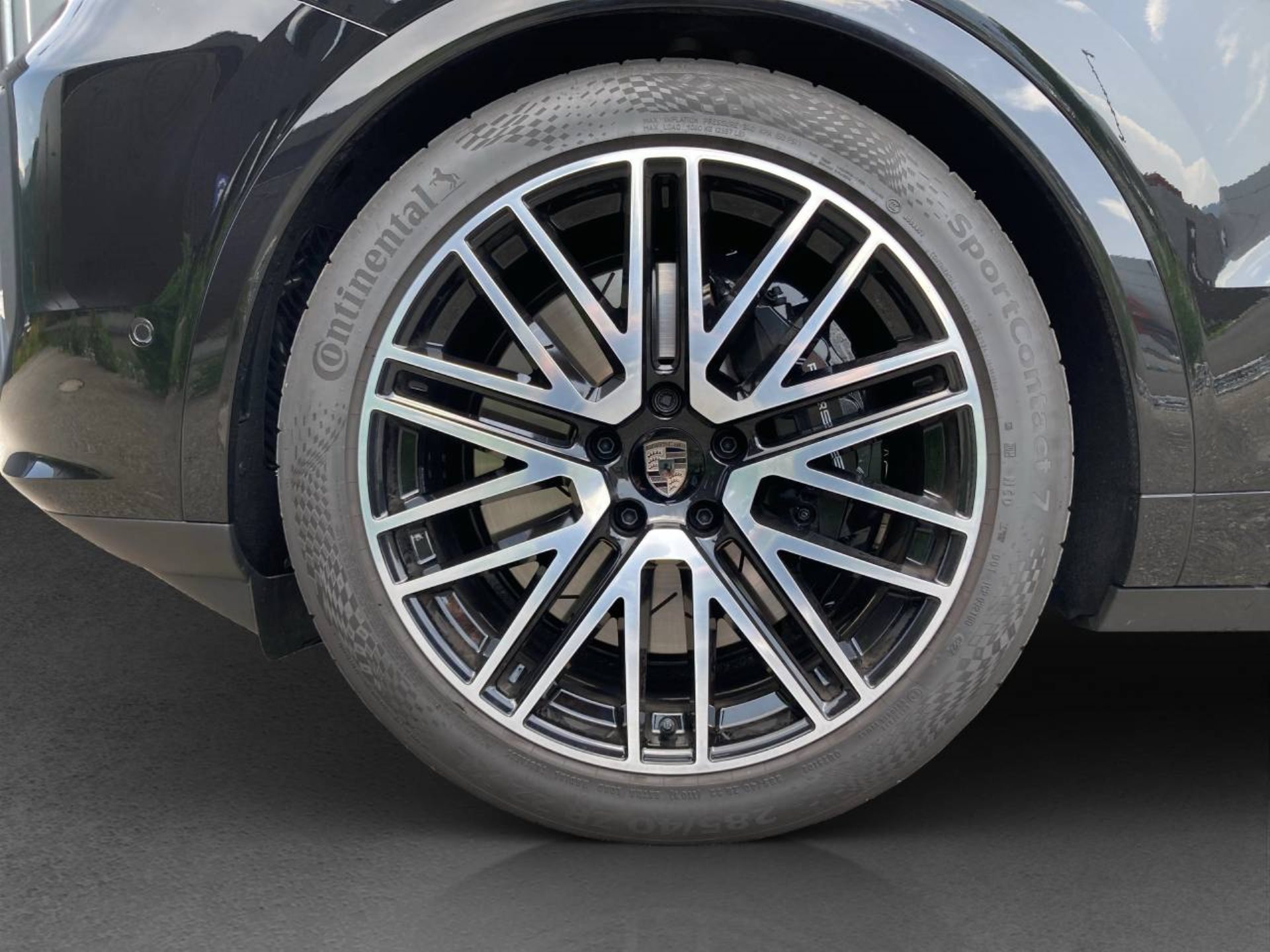 PORSCHE Cayenne Turbo E-Hybrid Coupé-image-28