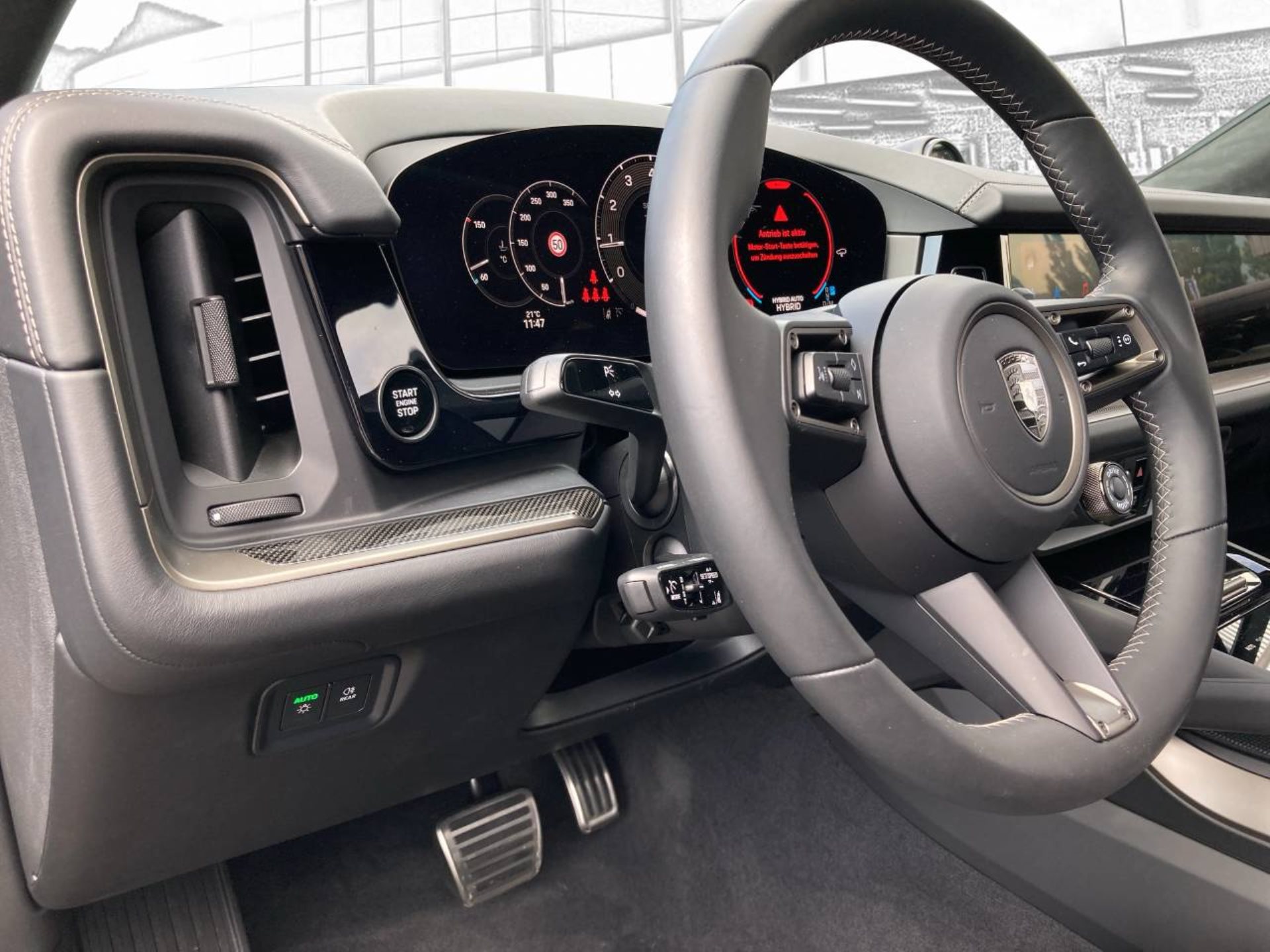 PORSCHE Cayenne Turbo E-Hybrid Coupé-image-4