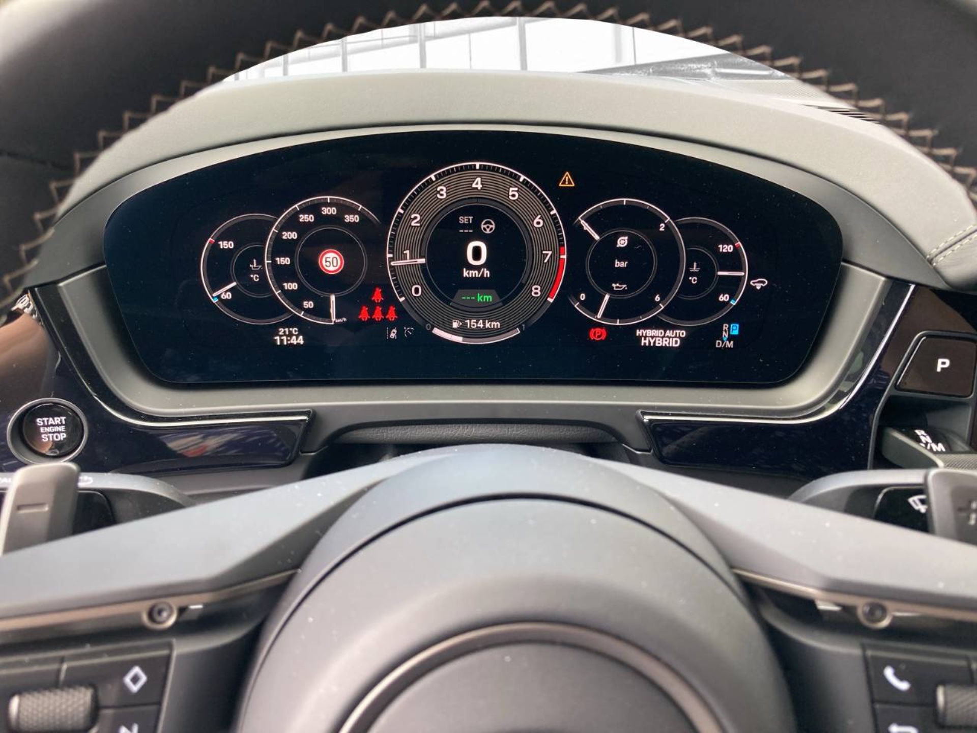 PORSCHE Cayenne Turbo E-Hybrid Coupé-image-13
