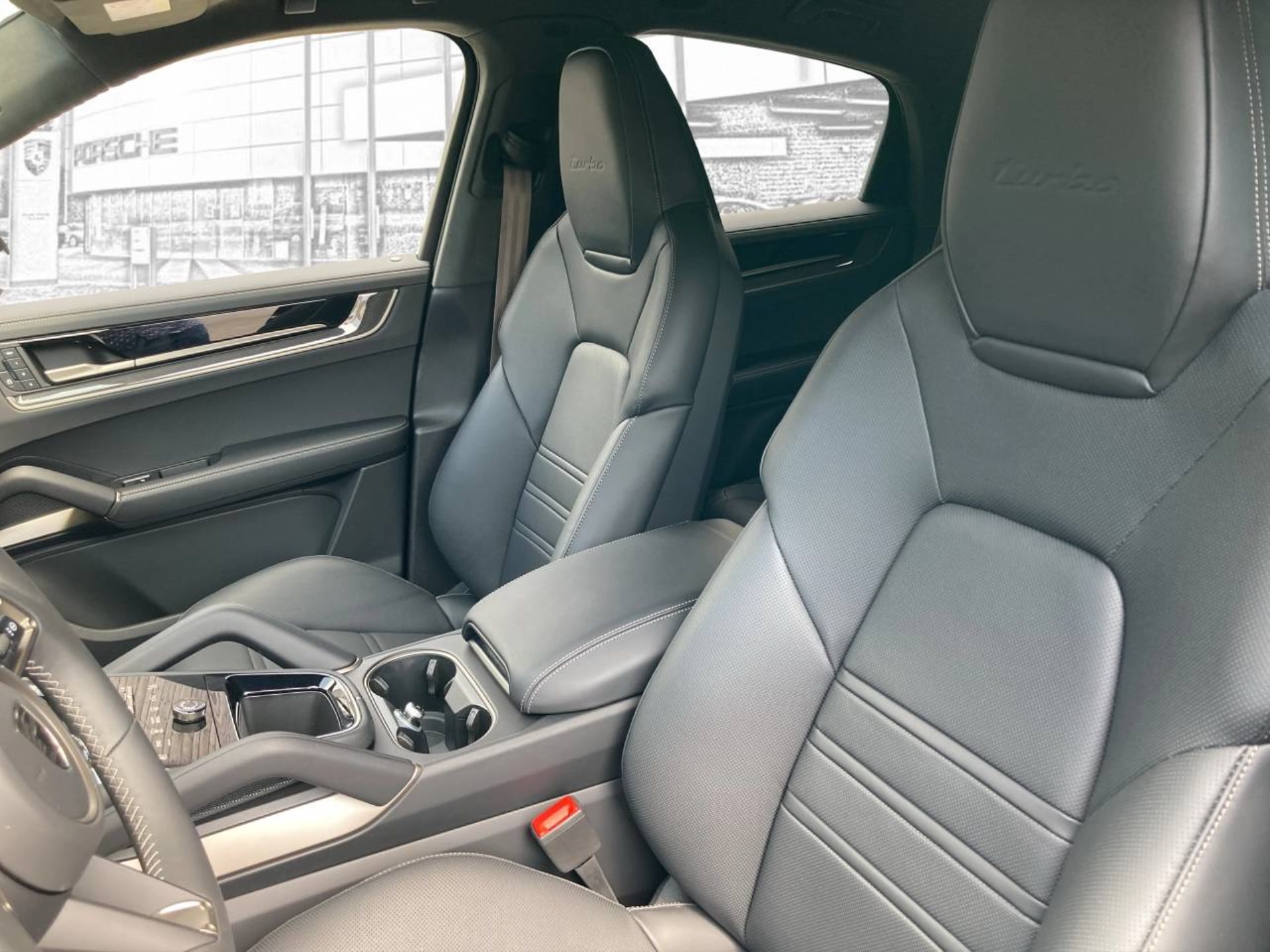 PORSCHE Cayenne Turbo E-Hybrid Coupé-image-17