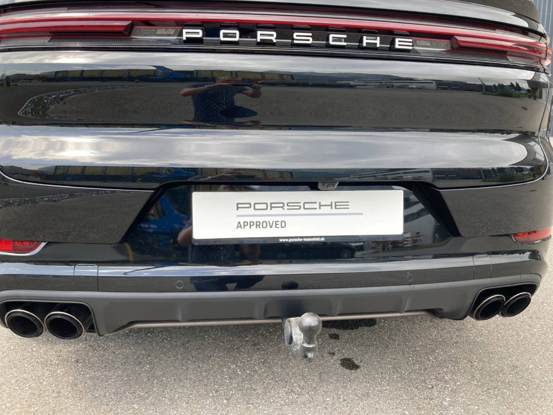 PORSCHE Cayenne Turbo E-Hybrid Coupé-image-11