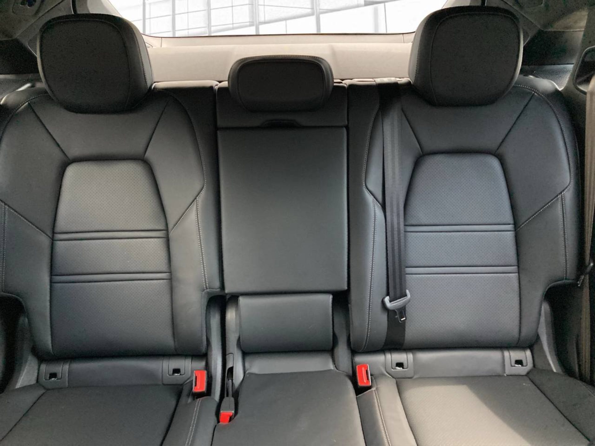 PORSCHE Cayenne Turbo E-Hybrid Coupé-image-18
