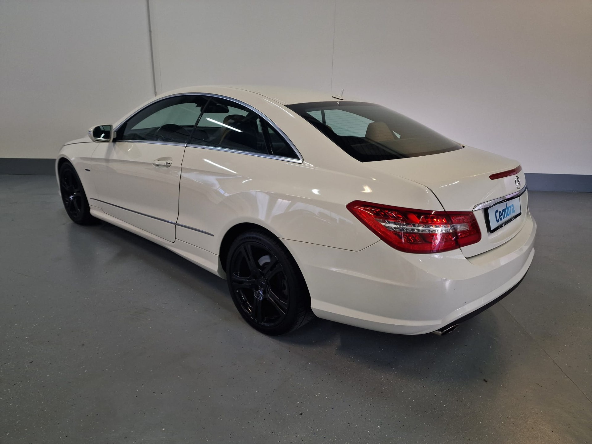 MERCEDES-BENZ E 350 CGI BlueEfficiency 7G-Tronic-image-10