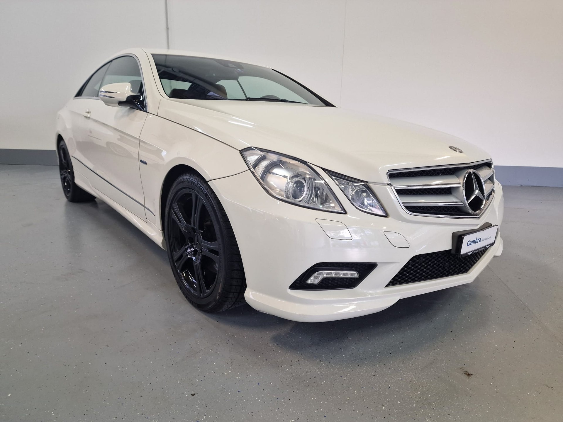 MERCEDES-BENZ E 350 CGI BlueEfficiency 7G-Tronic-image-2