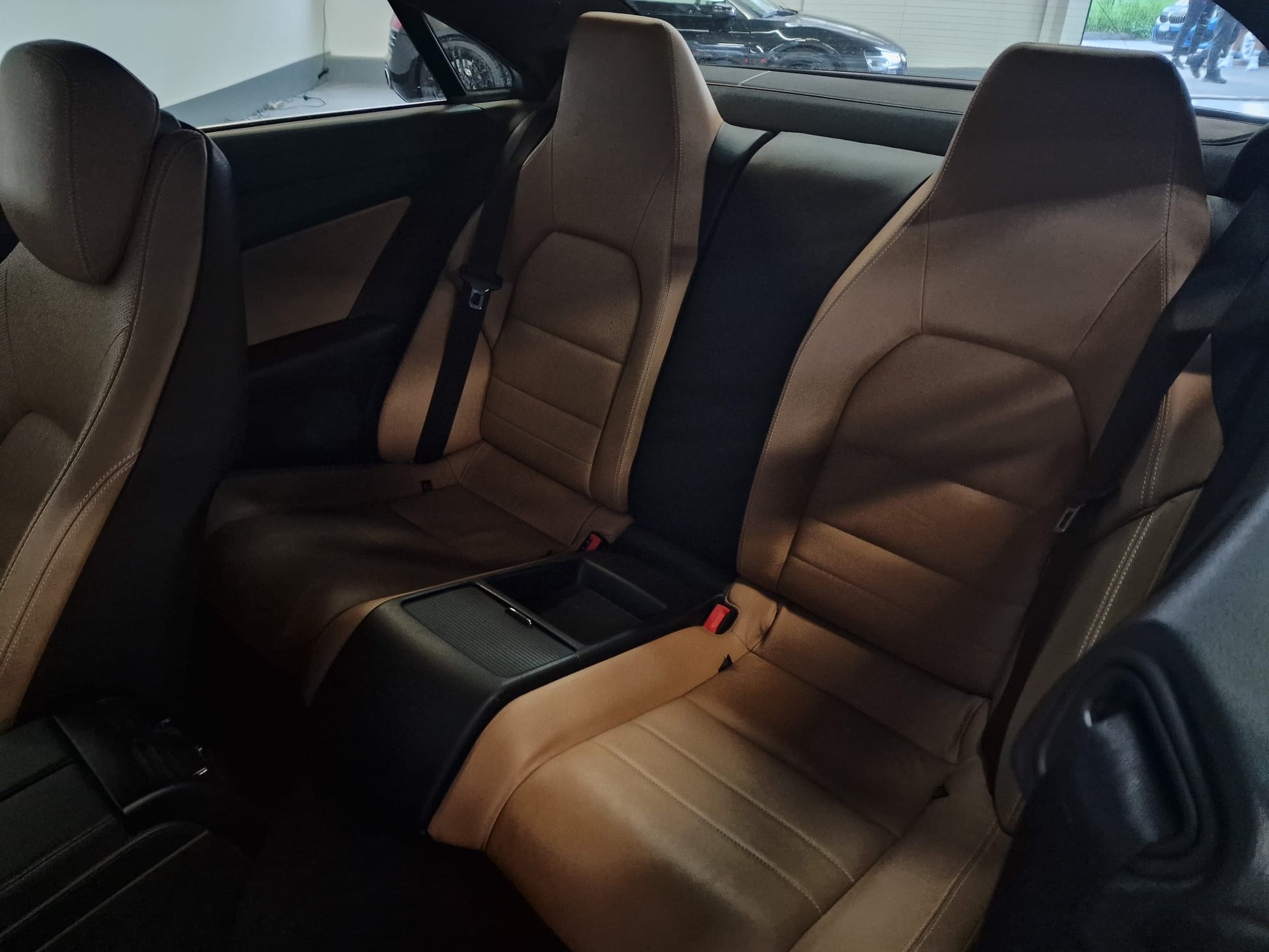 MERCEDES-BENZ E 350 CGI BlueEfficiency 7G-Tronic-image-18