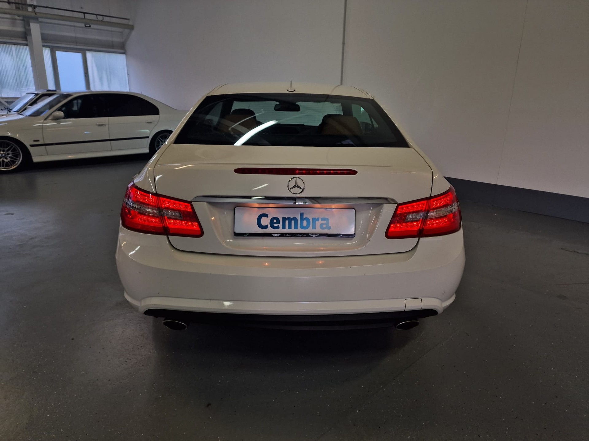 MERCEDES-BENZ E 350 CGI BlueEfficiency 7G-Tronic-image-13