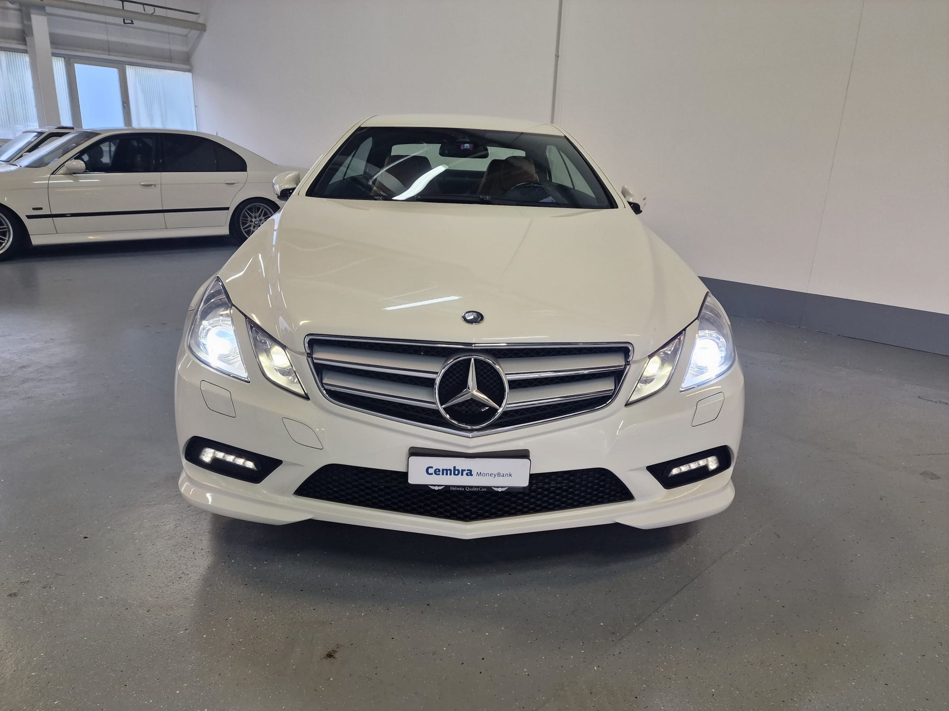 MERCEDES-BENZ E 350 CGI BlueEfficiency 7G-Tronic-image-3