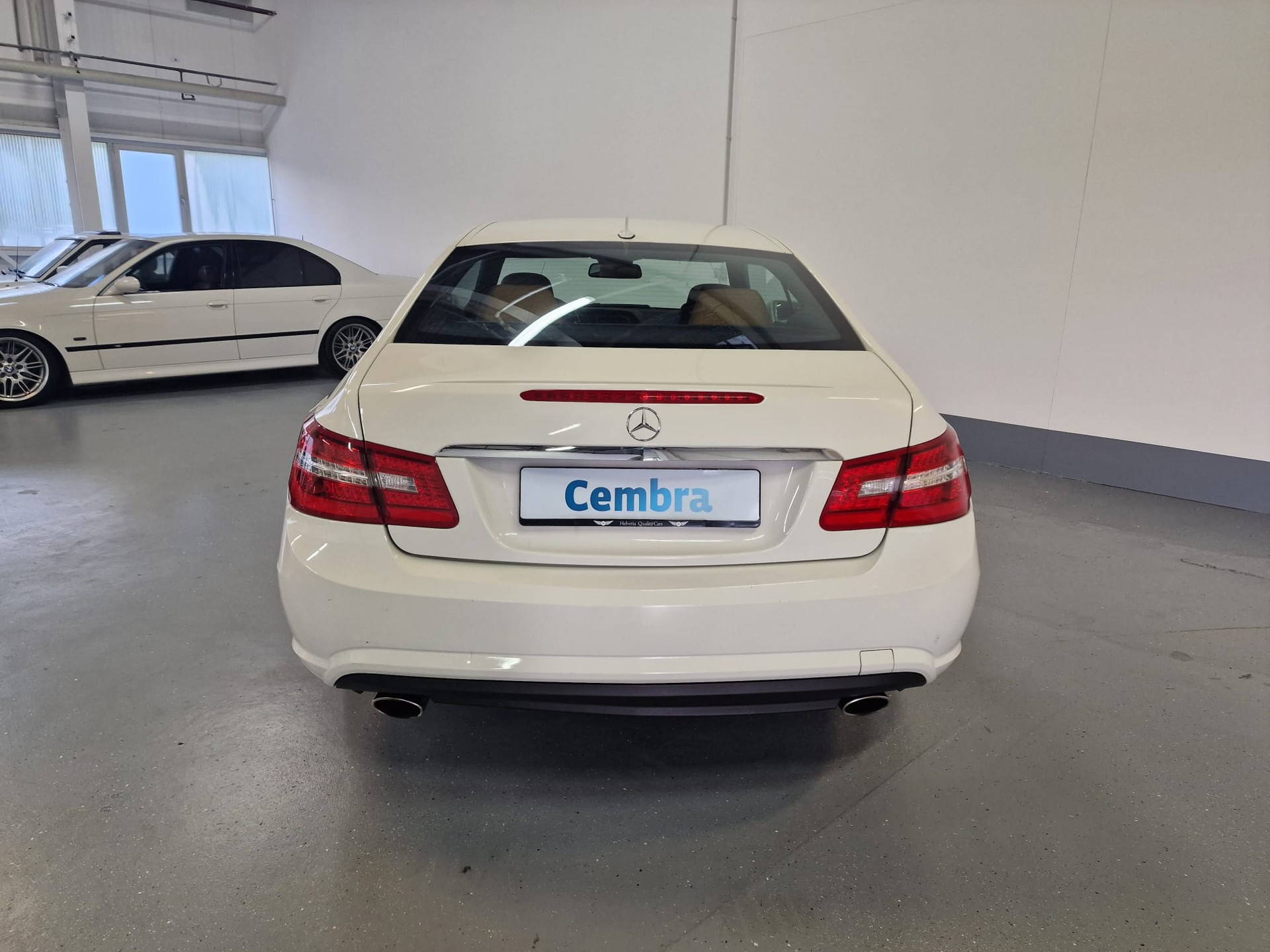 MERCEDES-BENZ E 350 CGI BlueEfficiency 7G-Tronic-image-12