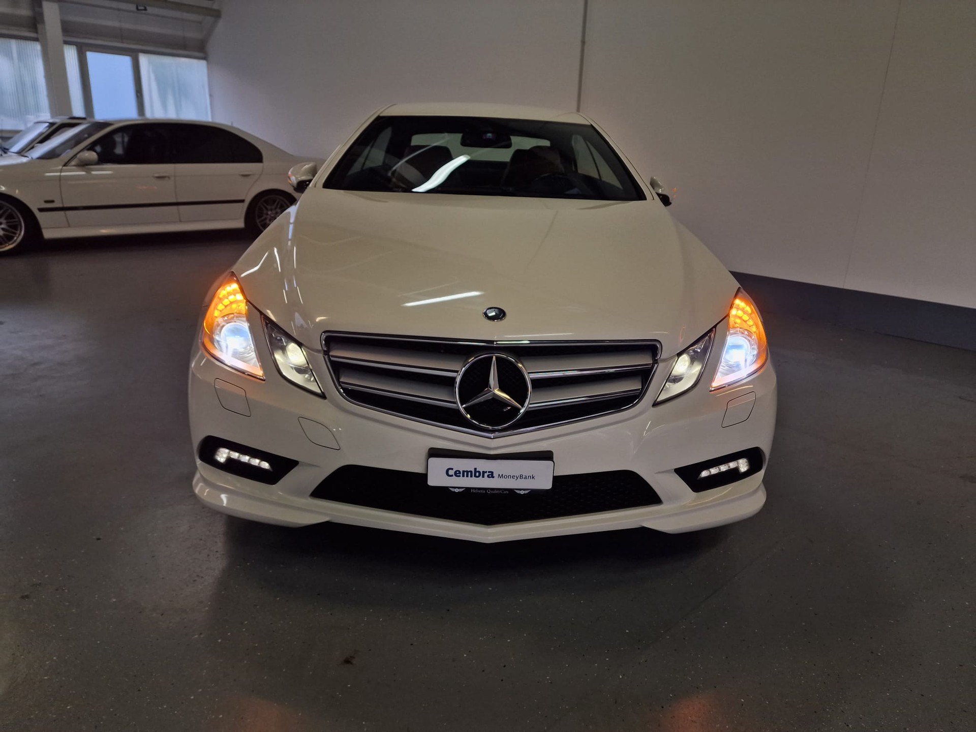 MERCEDES-BENZ E 350 CGI BlueEfficiency 7G-Tronic-image-4