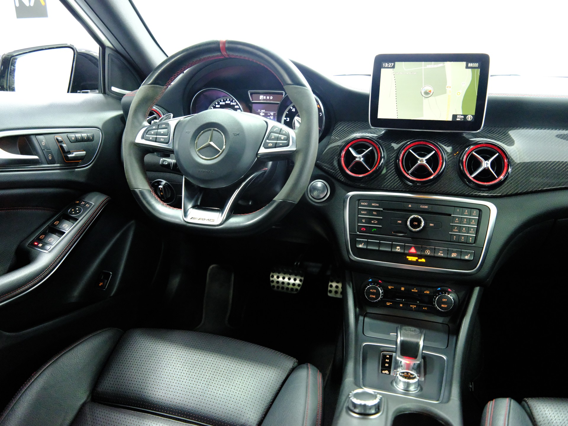 MERCEDES-BENZ GLA 45 AMG 4Matic 7G-DCT-image-15