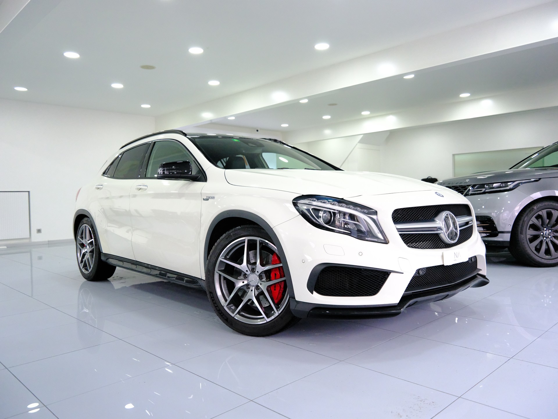 MERCEDES-BENZ GLA 45 AMG 4Matic 7G-DCT-image-1