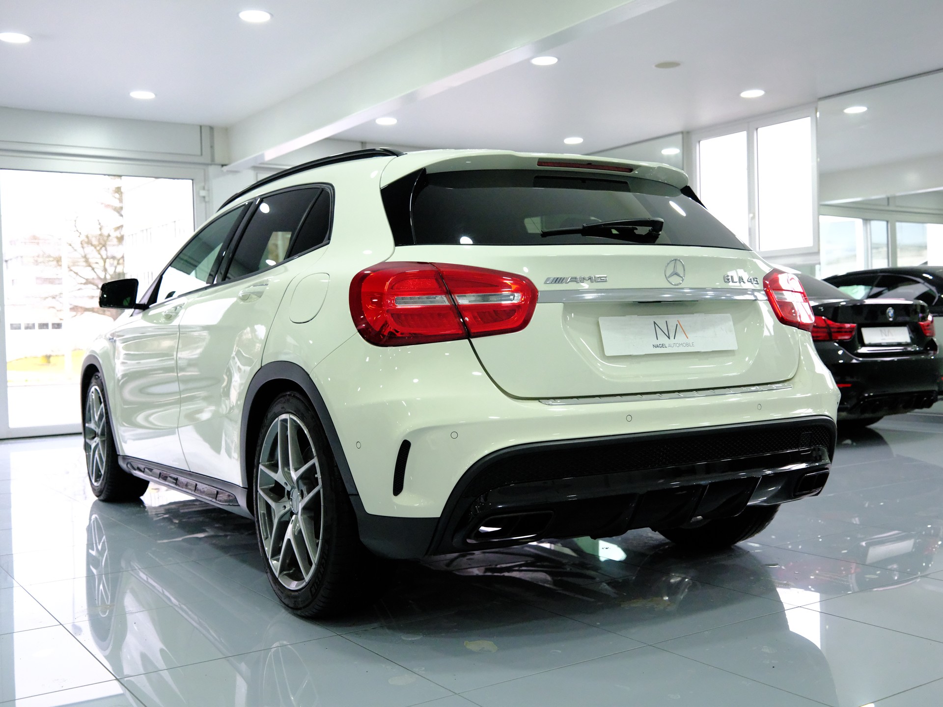 MERCEDES-BENZ GLA 45 AMG 4Matic 7G-DCT-image-5