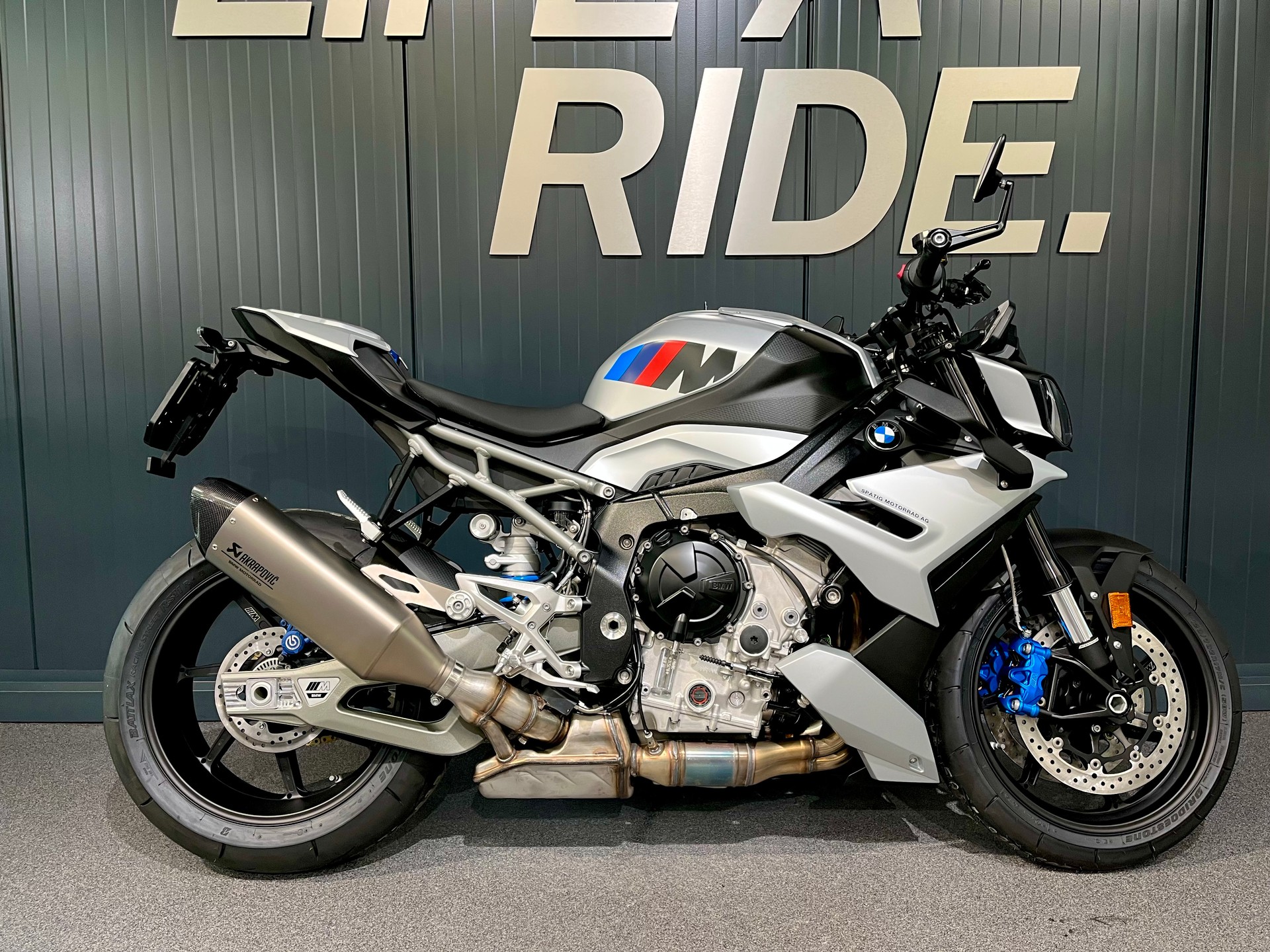 BMW M 1000 R