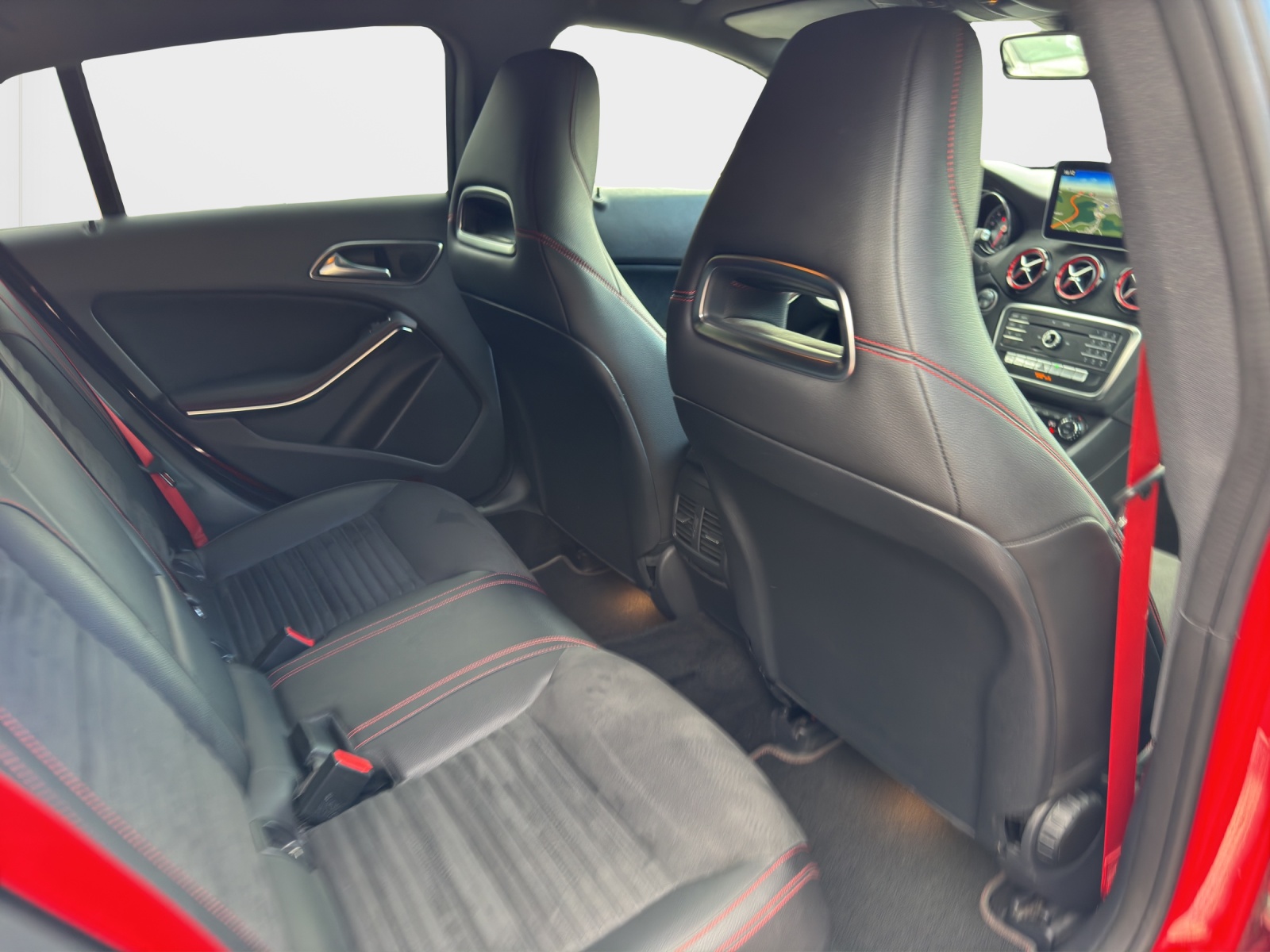 MERCEDES-BENZ CLA Shooting Brake 250 AMG Line 4Matic 7G-DCT-image-14