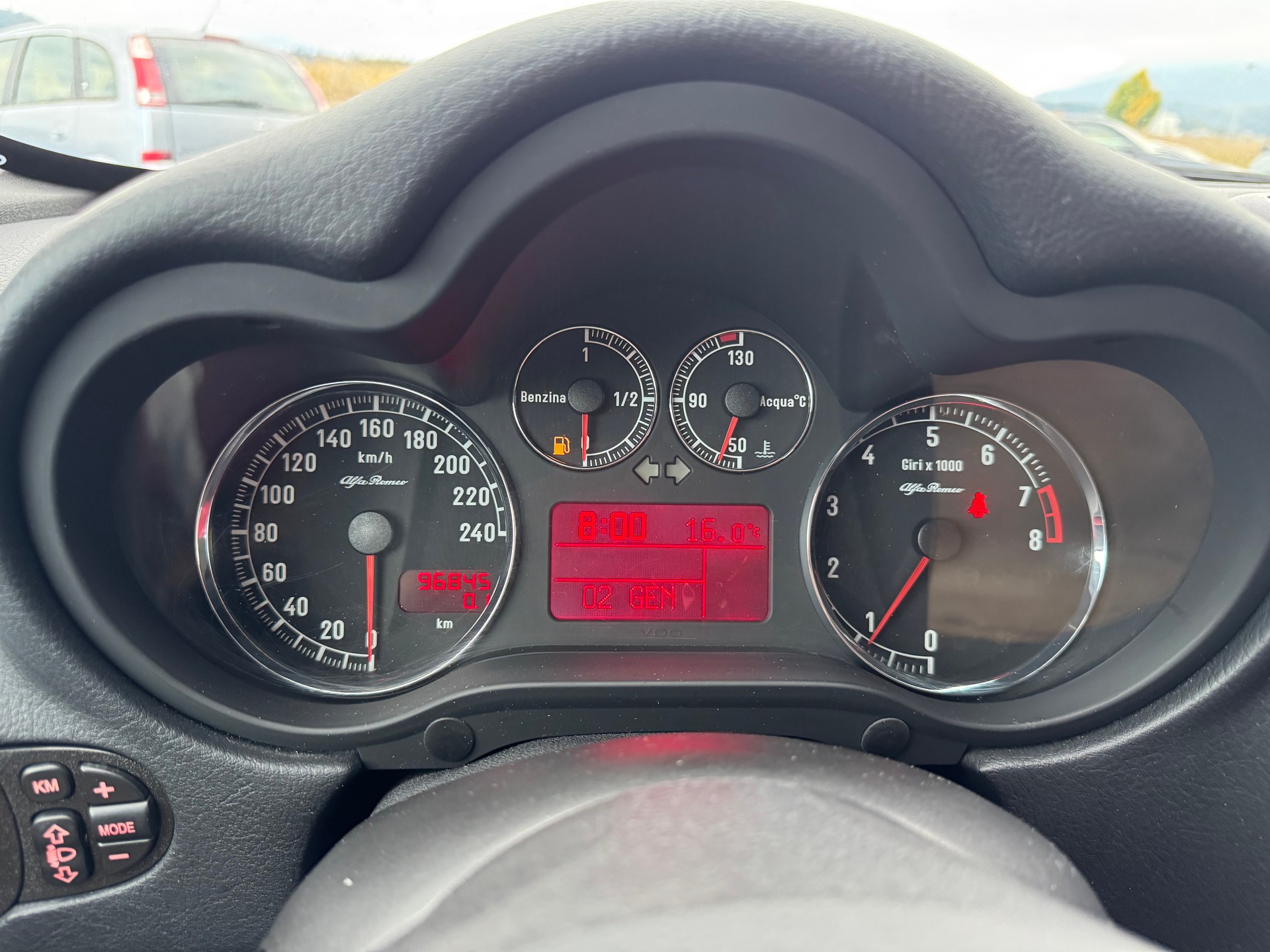 ALFA ROMEO 147 1.6 TS 16V VIP Edition-image-13