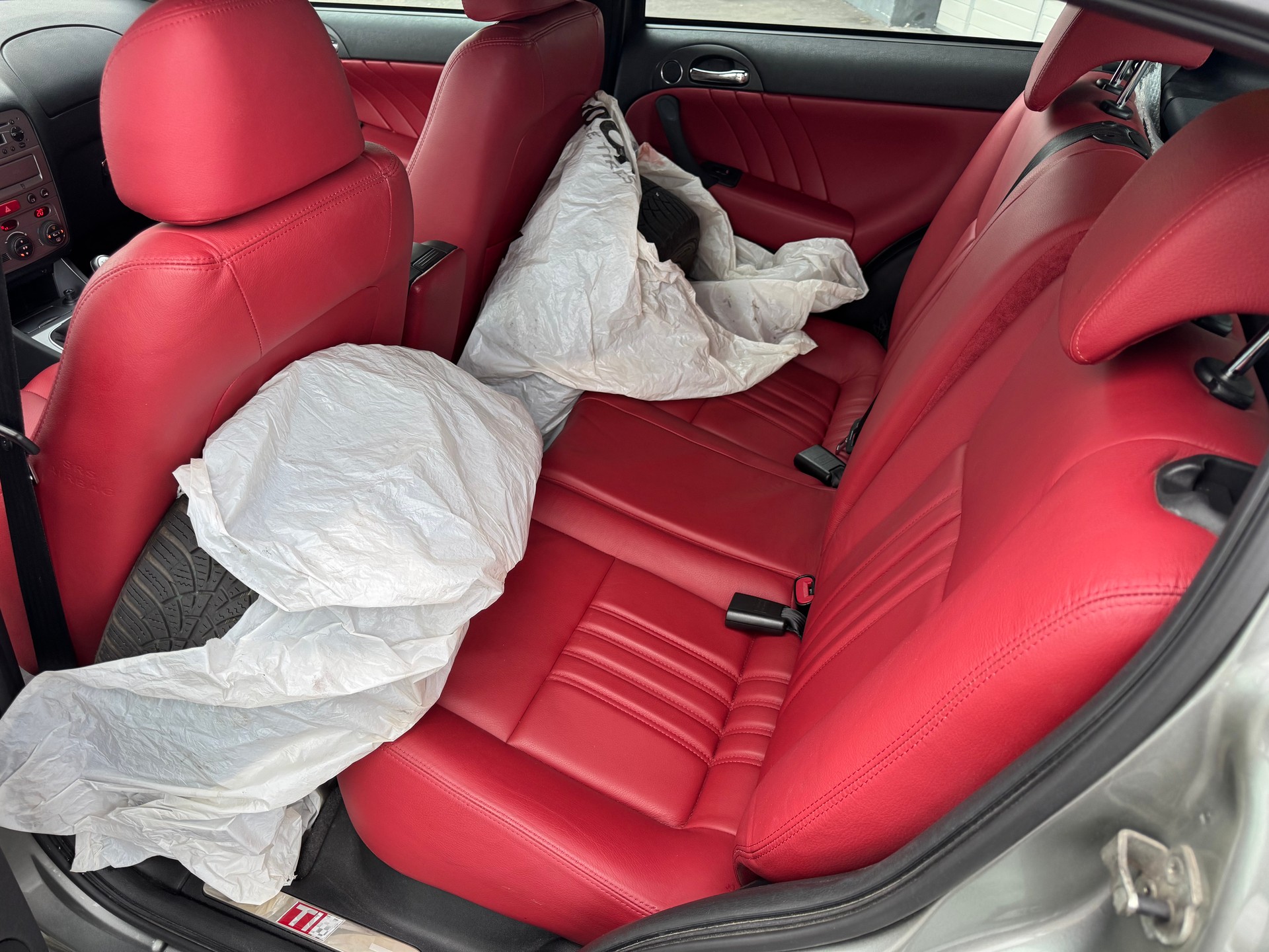 ALFA ROMEO 147 1.6 TS 16V VIP Edition-image-7
