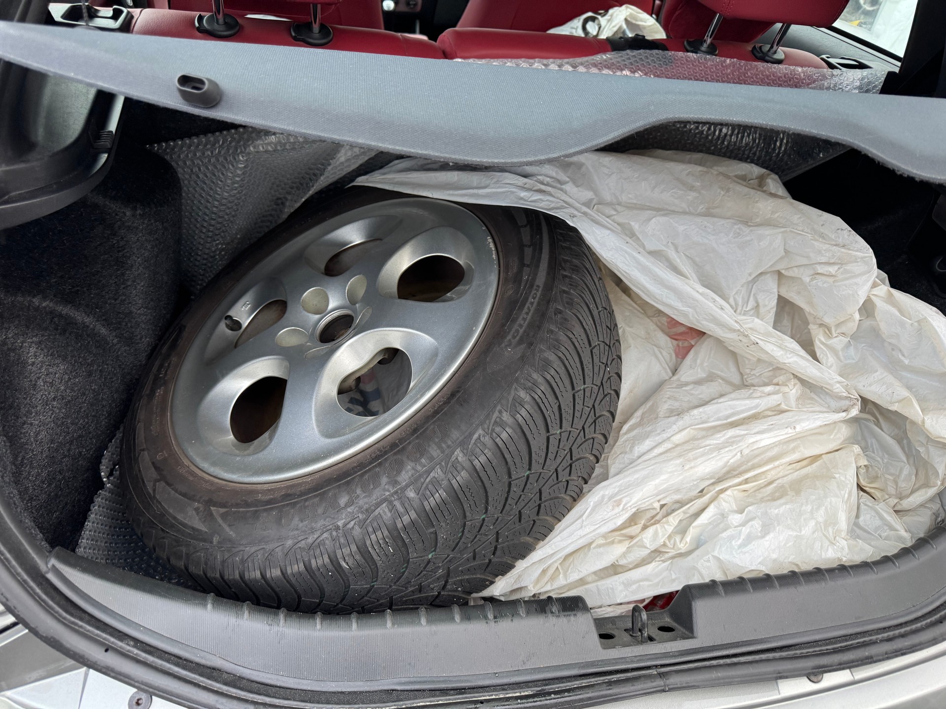 ALFA ROMEO 147 1.6 TS 16V VIP Edition-image-14