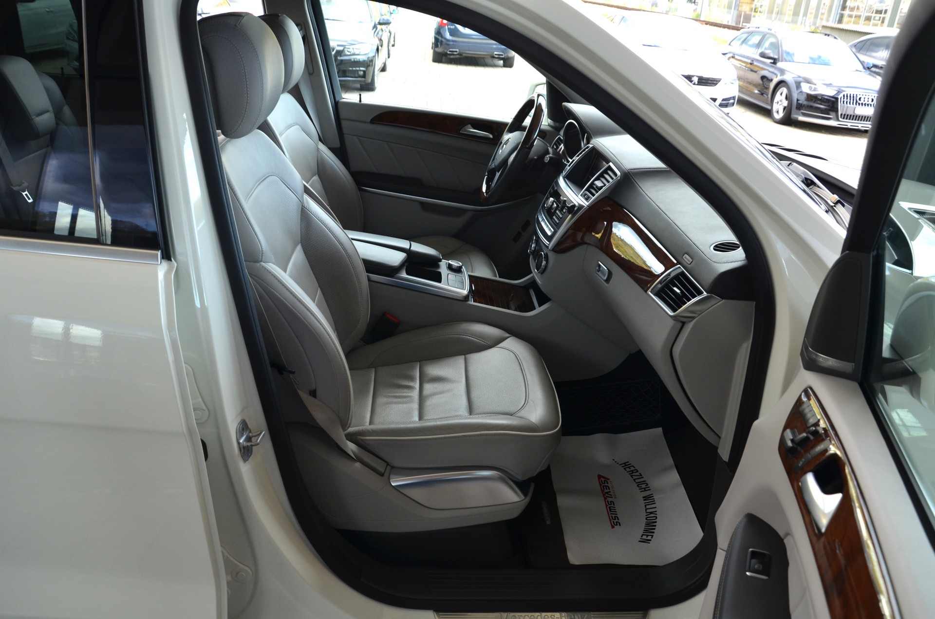 MERCEDES-BENZ GL550*Frisch ab MFK,1 Jahr oder 20'000km Garantie*-image-13
