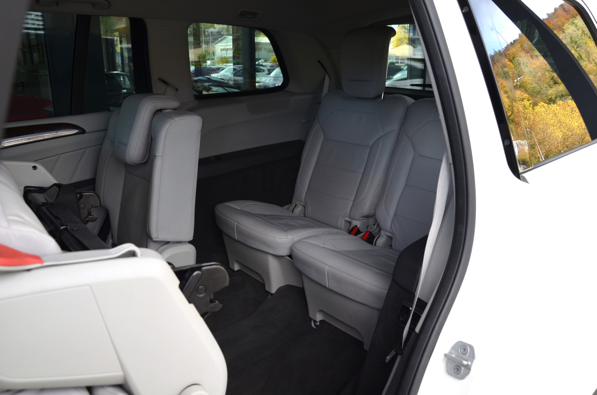 MERCEDES-BENZ GL550*Frisch ab MFK,1 Jahr oder 20'000km Garantie*-image-12