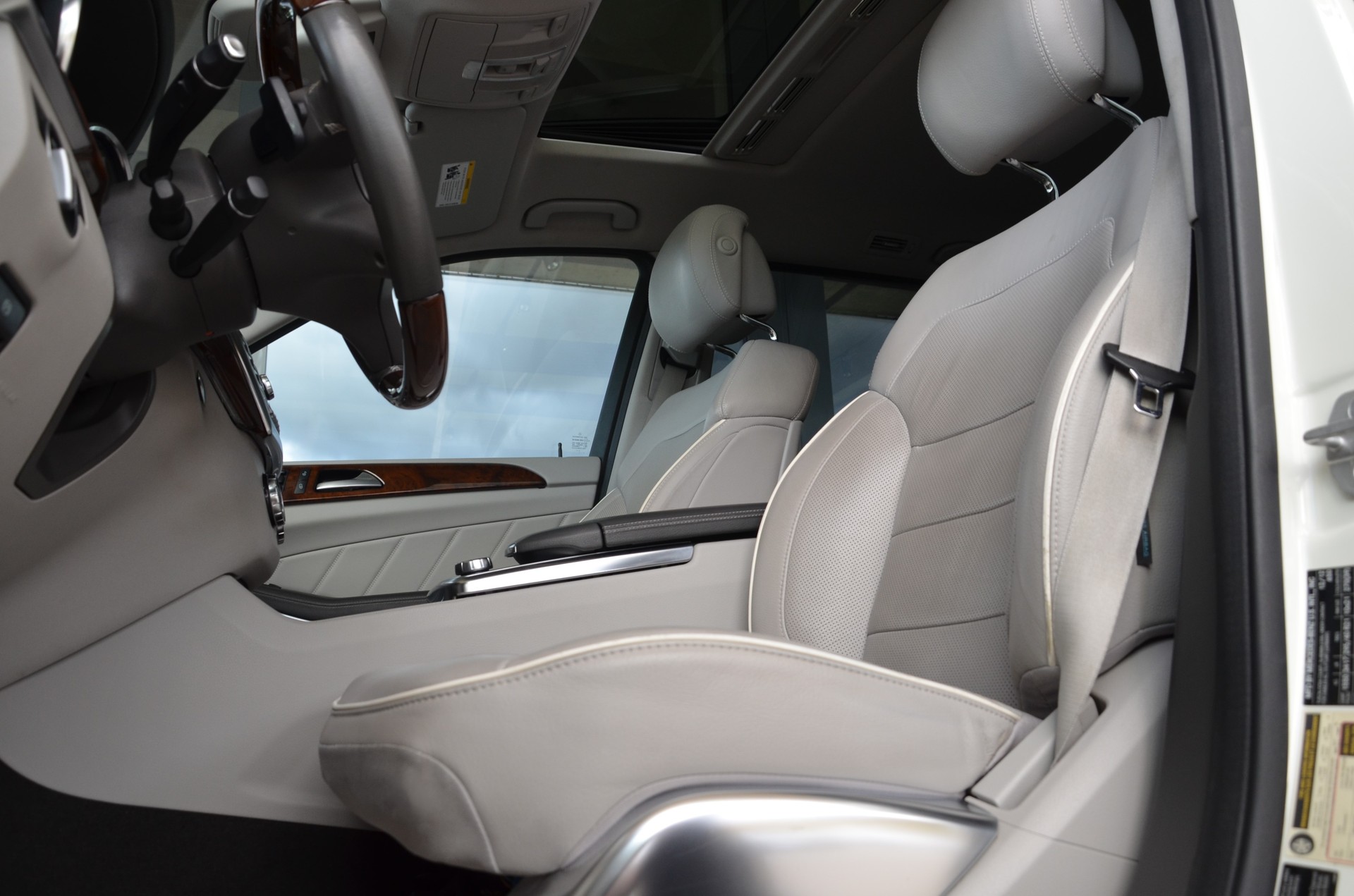 MERCEDES-BENZ GL550*Frisch ab MFK,1 Jahr oder 20'000km Garantie*-image-9