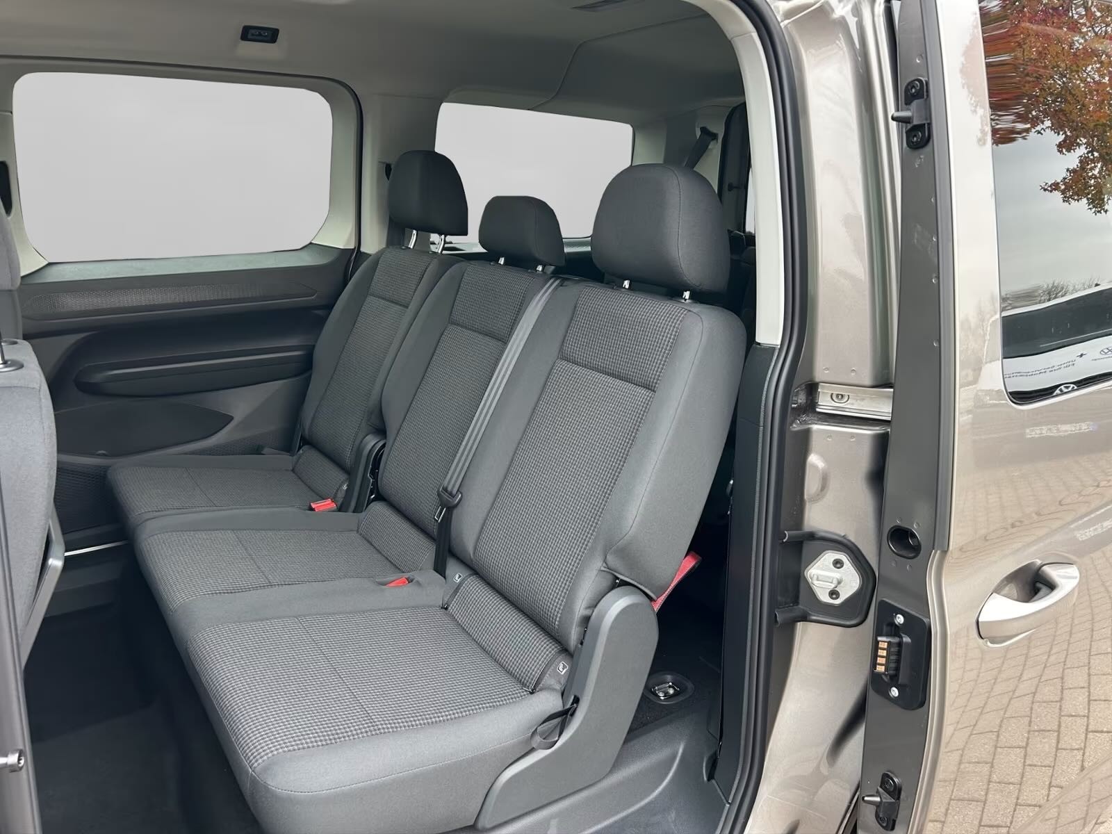 VW Caddy Maxi 2.0 TDI 4Motion-image-10