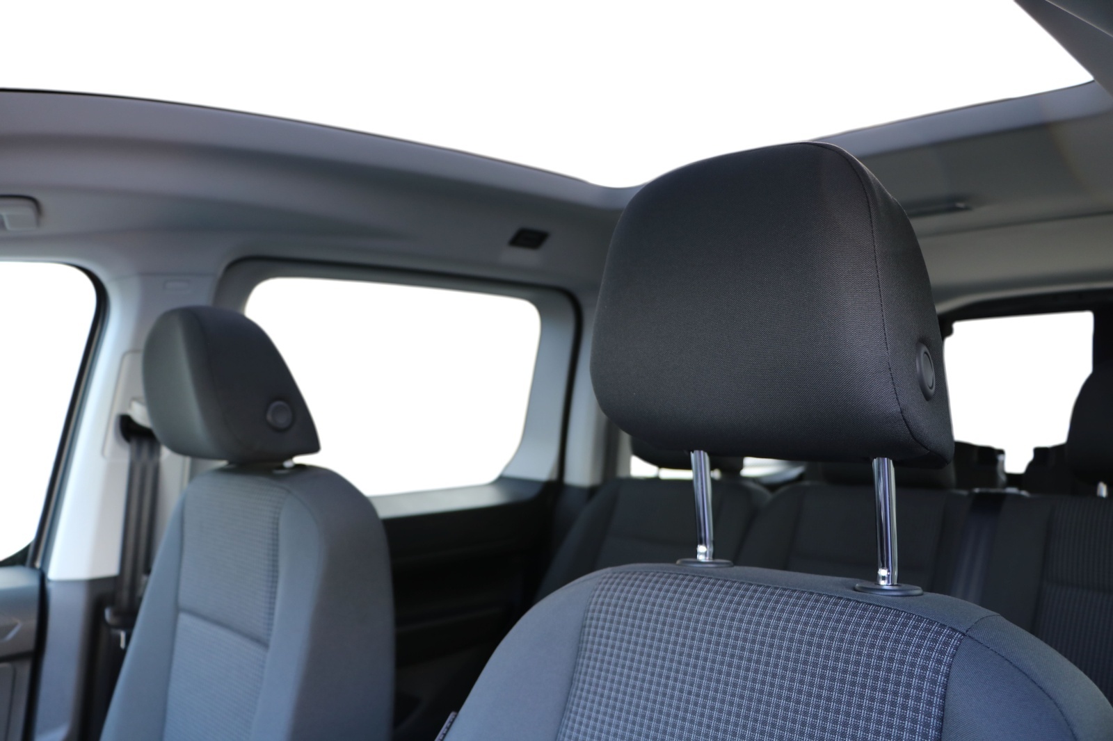 VW Caddy Maxi 2.0 TDI 4Motion-image-7
