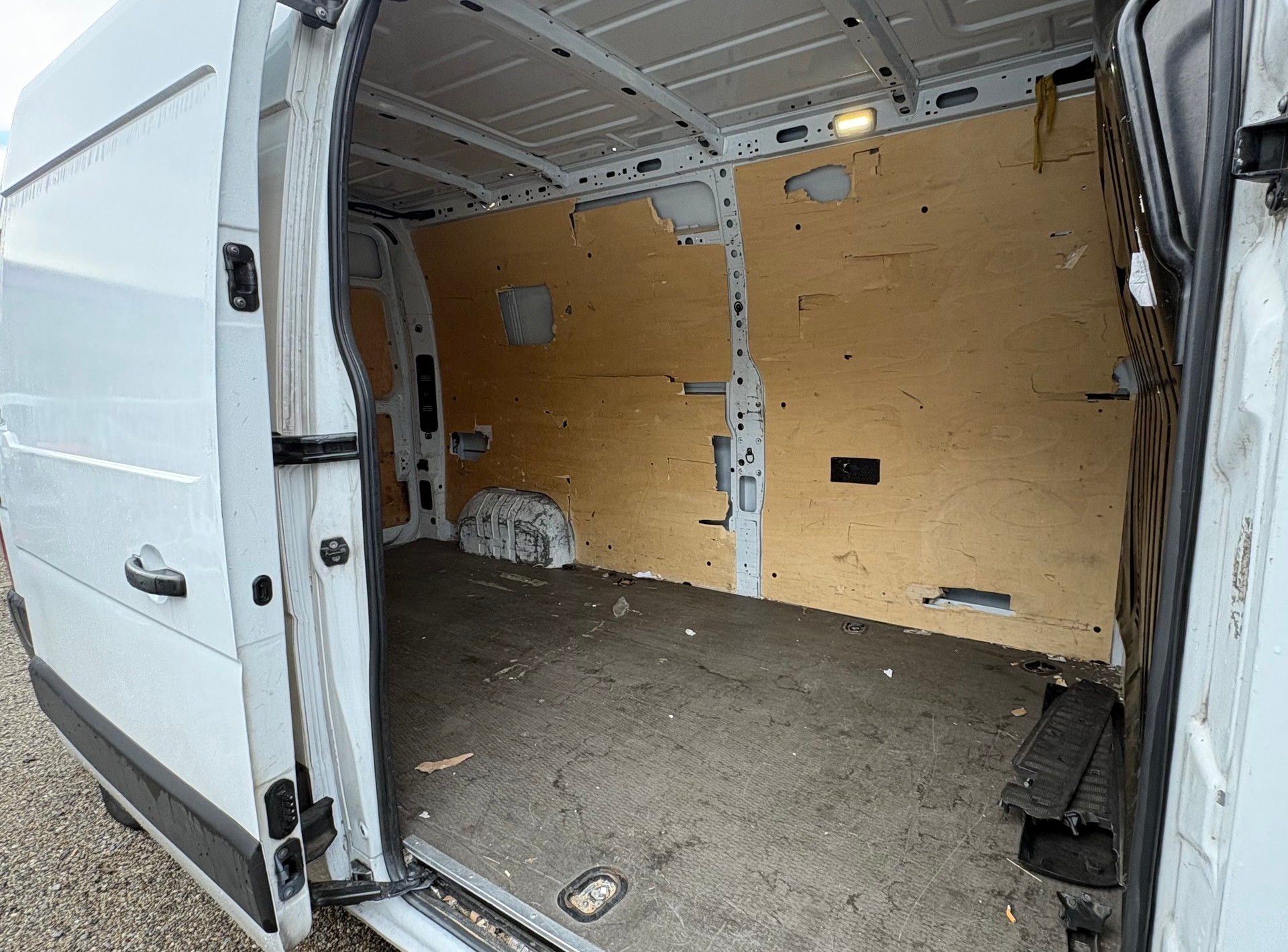 RENAULT Master T35 ENERGY 2.3dCi 150 L3H2-image-6