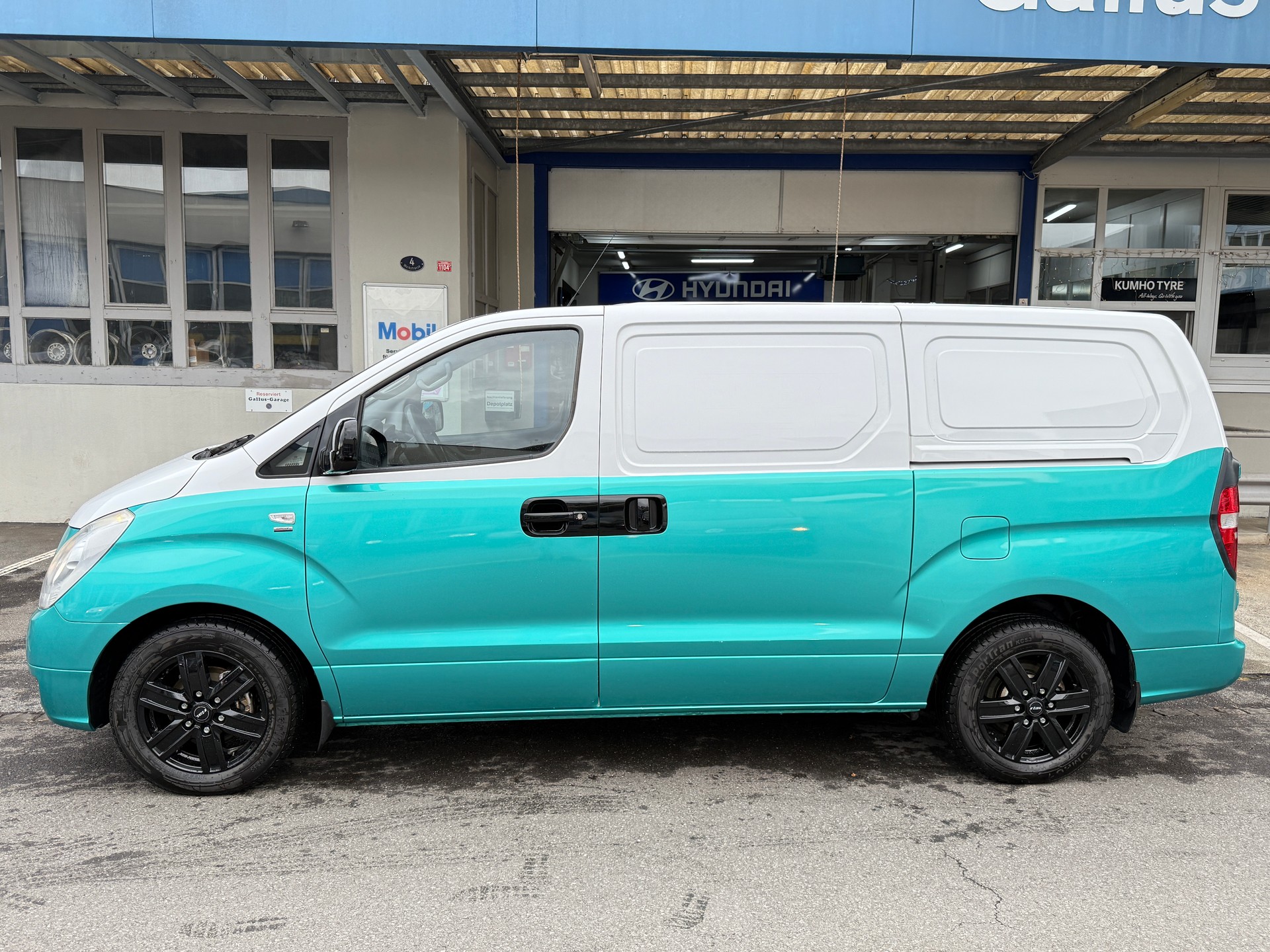 HYUNDAI H-1-image-1