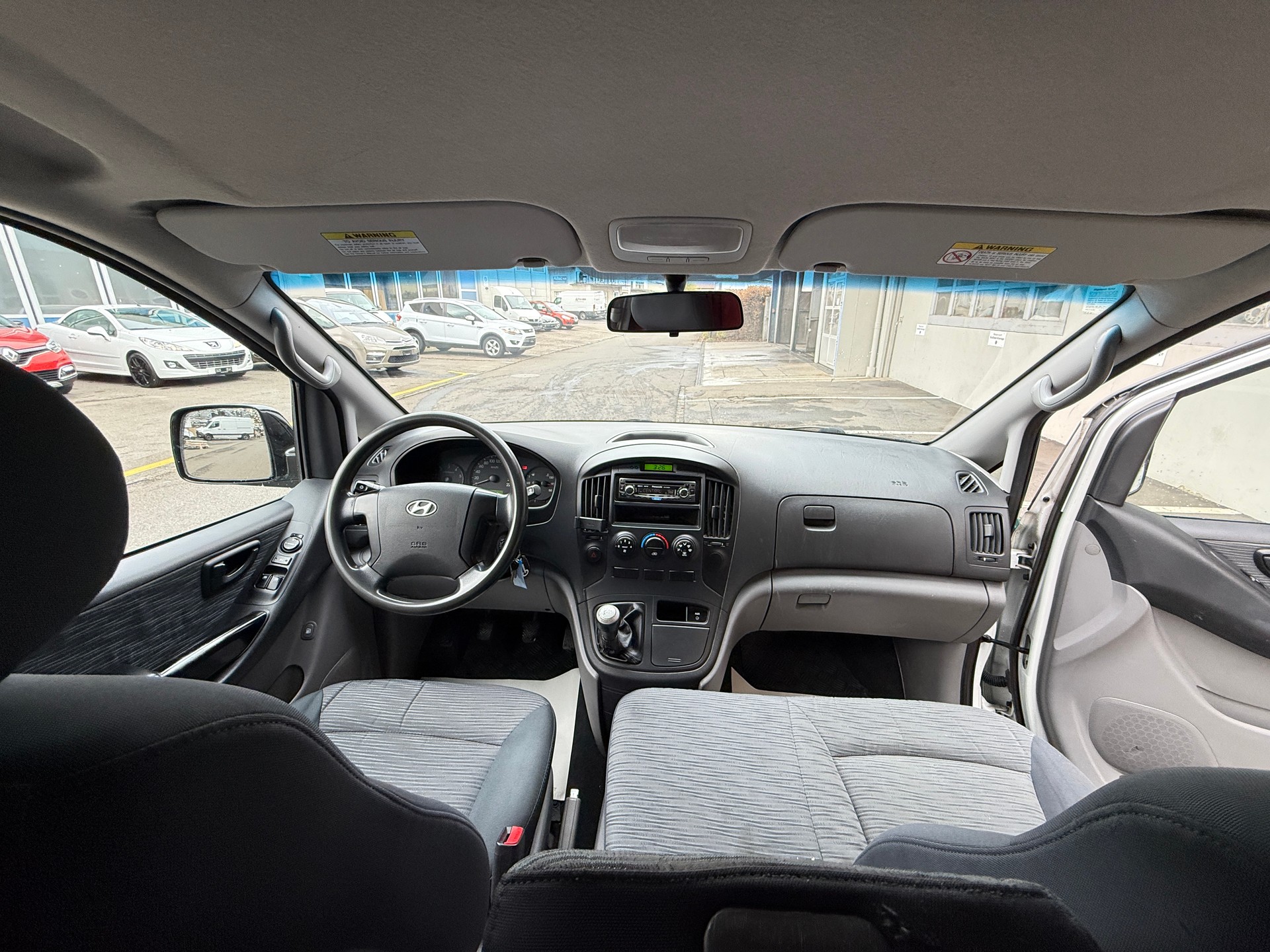 HYUNDAI H-1-image-9