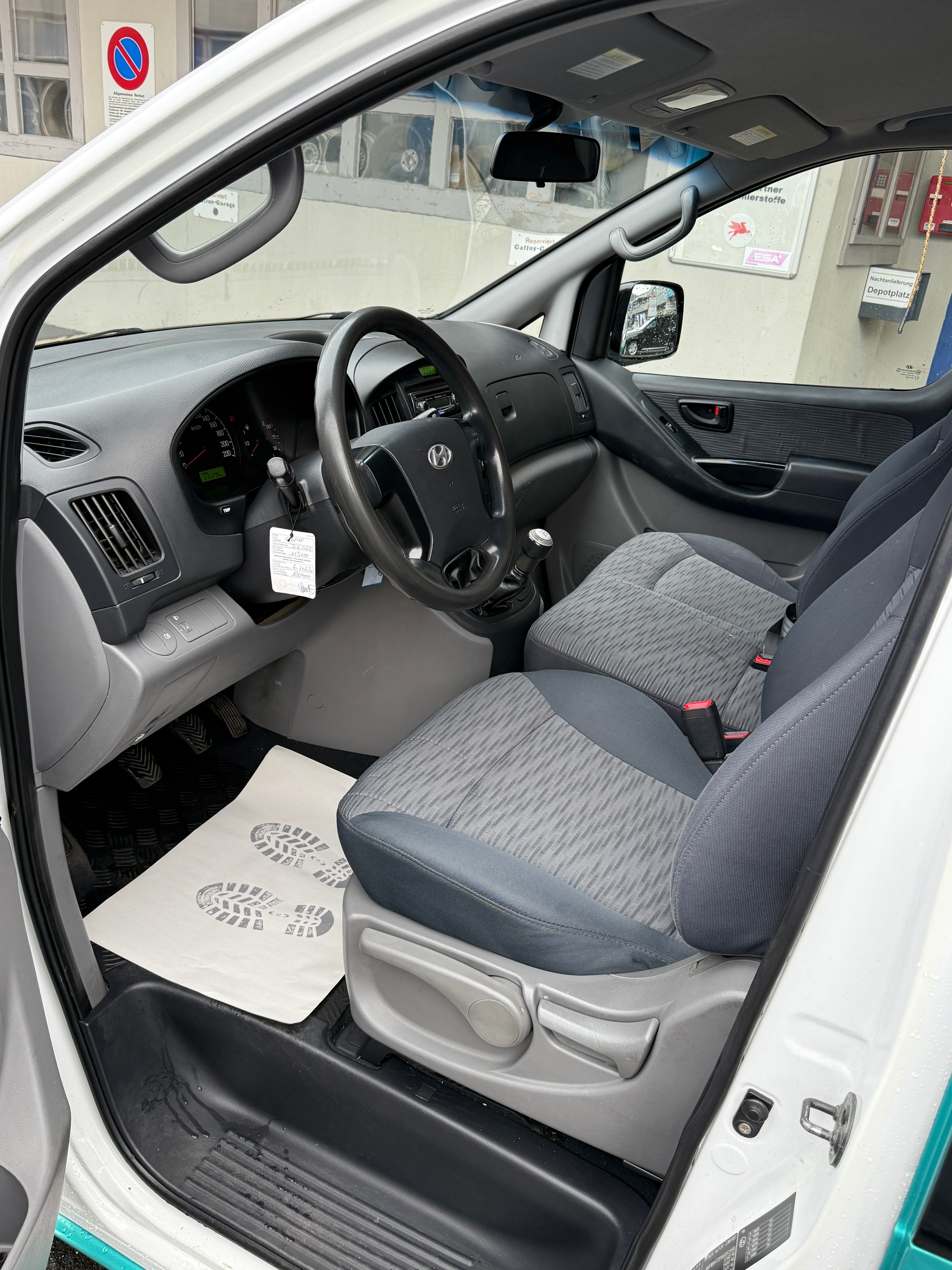 HYUNDAI H-1-image-5