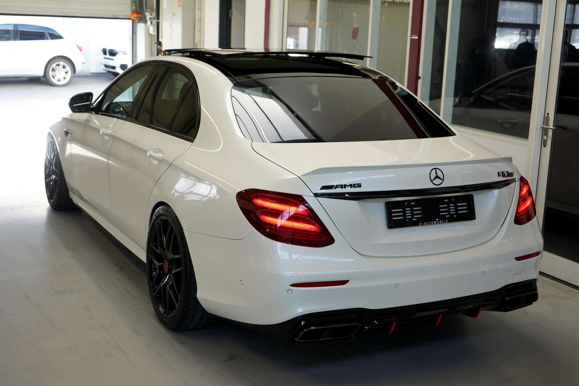 MERCEDES-BENZ E 63 AMG S 4Matic Speedshift MCT-image-5