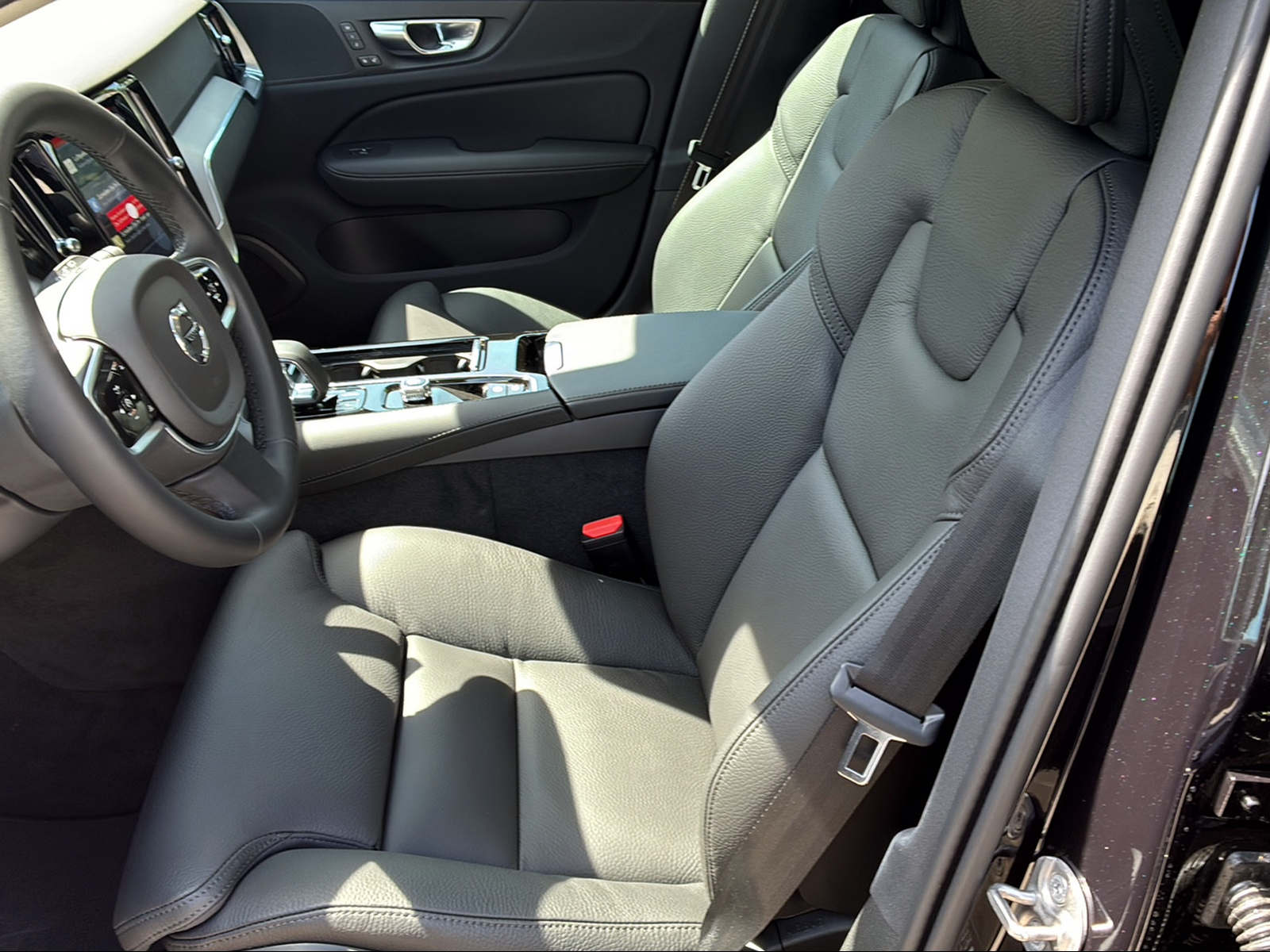 VOLVO V60 2.0 T6 TE Plus Dark eAWD-image-8