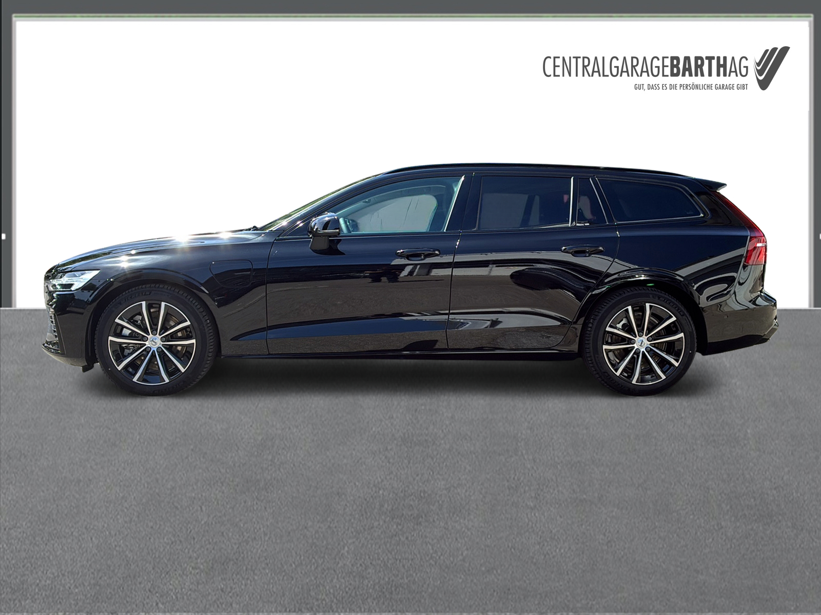 VOLVO V60 2.0 T6 TE Plus Dark eAWD-image-3