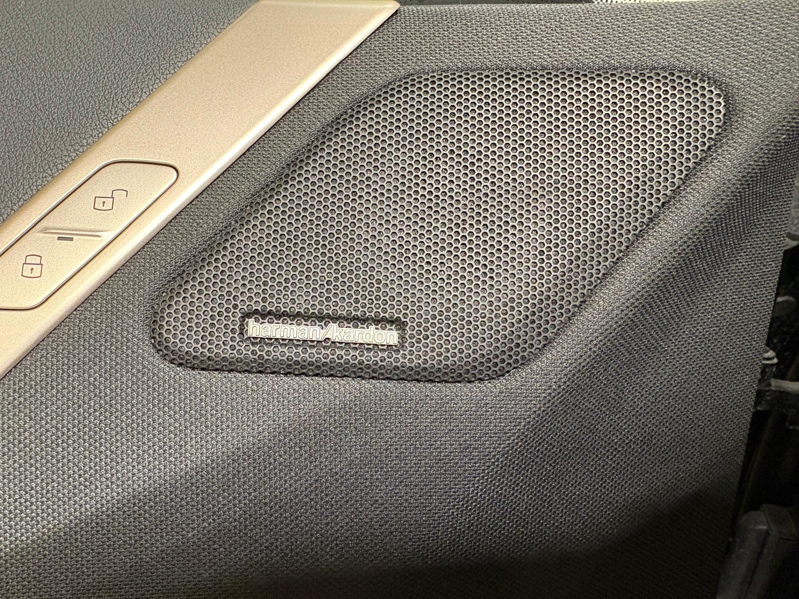 BMW xDrive40-image-16