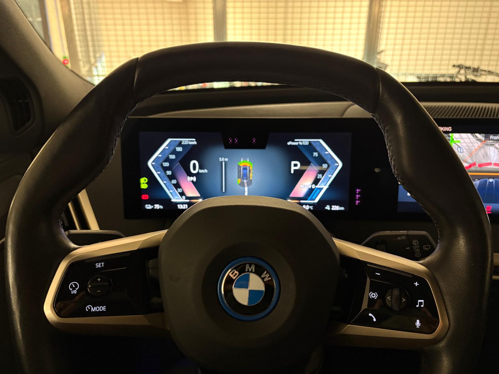 BMW xDrive40-image-12