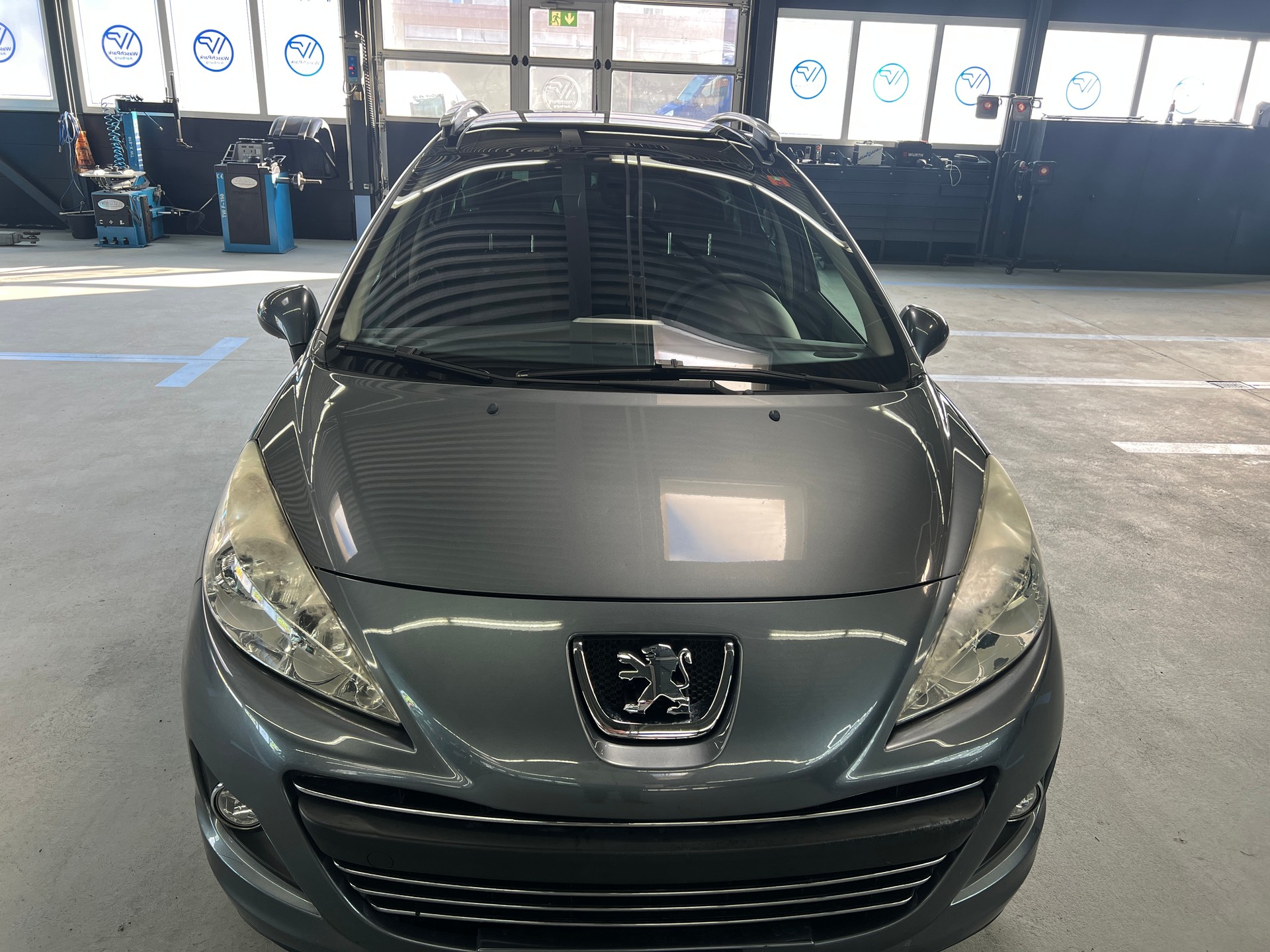 PEUGEOT 207 SW 1.6 16V Trendy Automatic "mit Garantie möglich"-image-1
