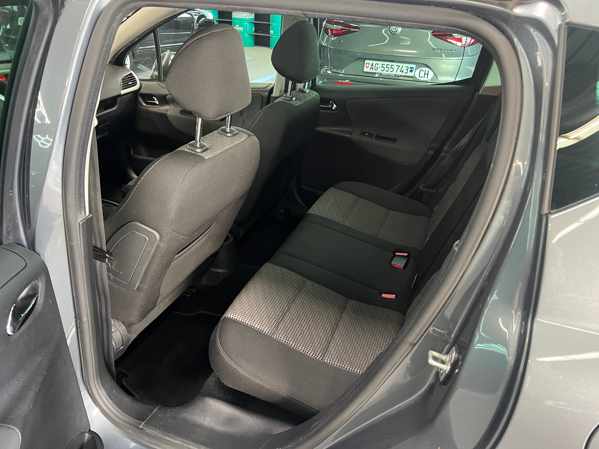 PEUGEOT 207 SW 1.6 16V Trendy Automatic "mit Garantie möglich"-image-5