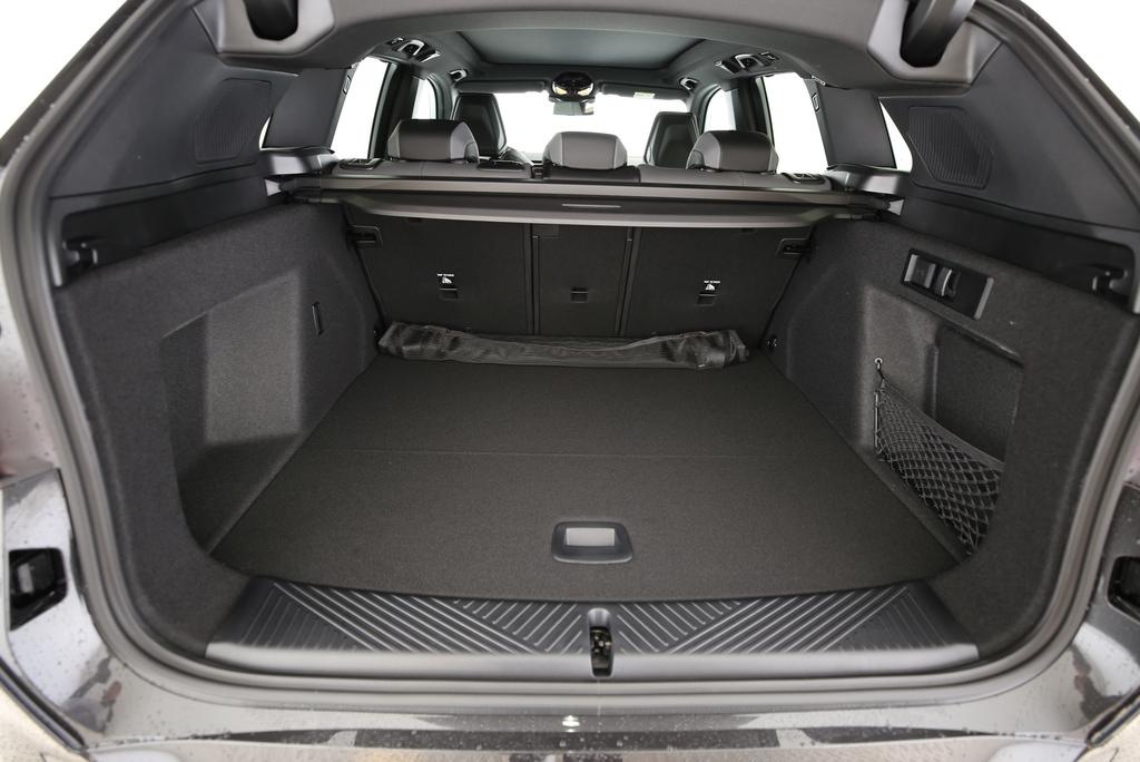 BMW X3 M50i-image-5