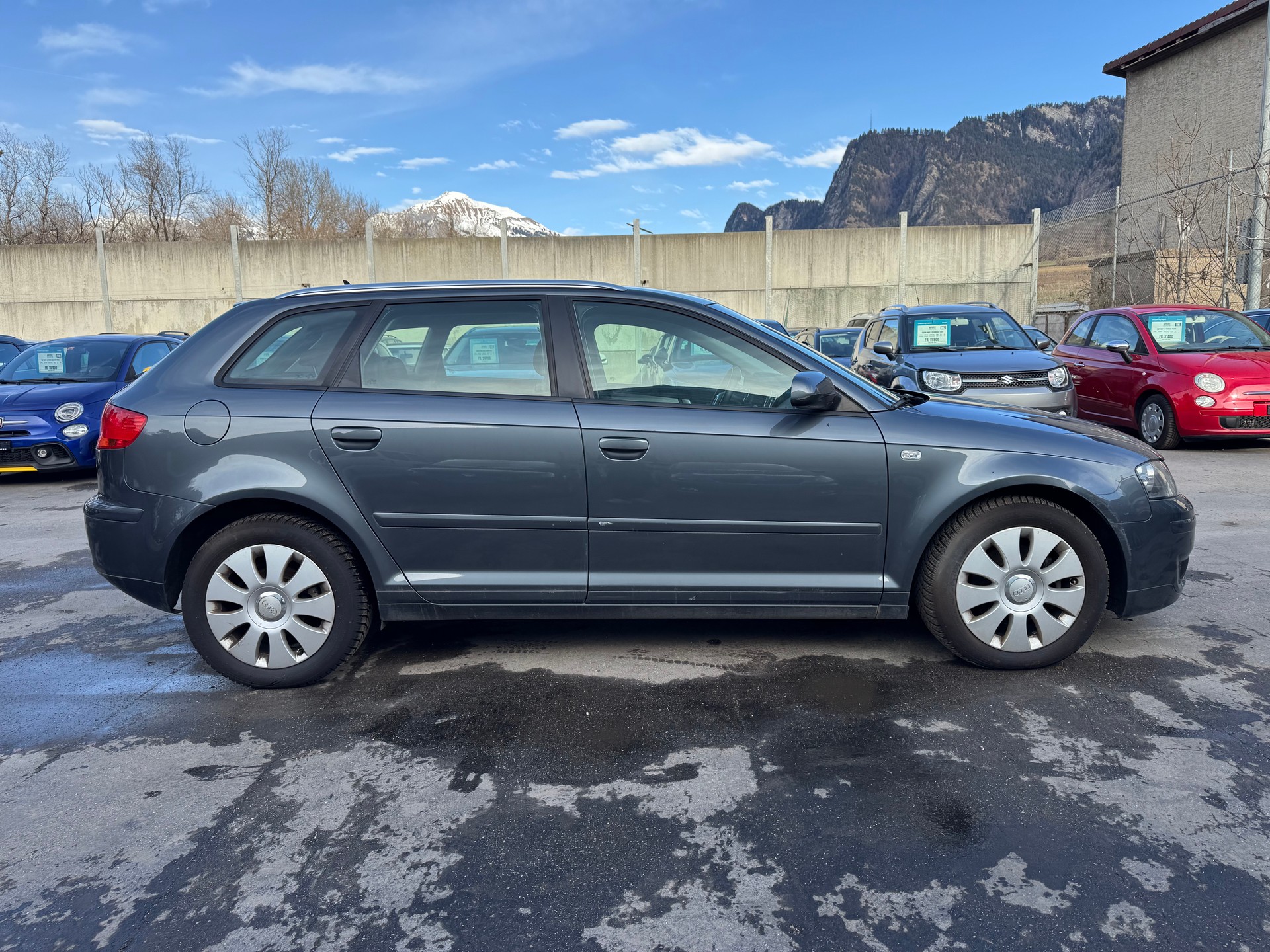 AUDI A3 Sportback 1.8 Turbo FSI Attraction-image-2