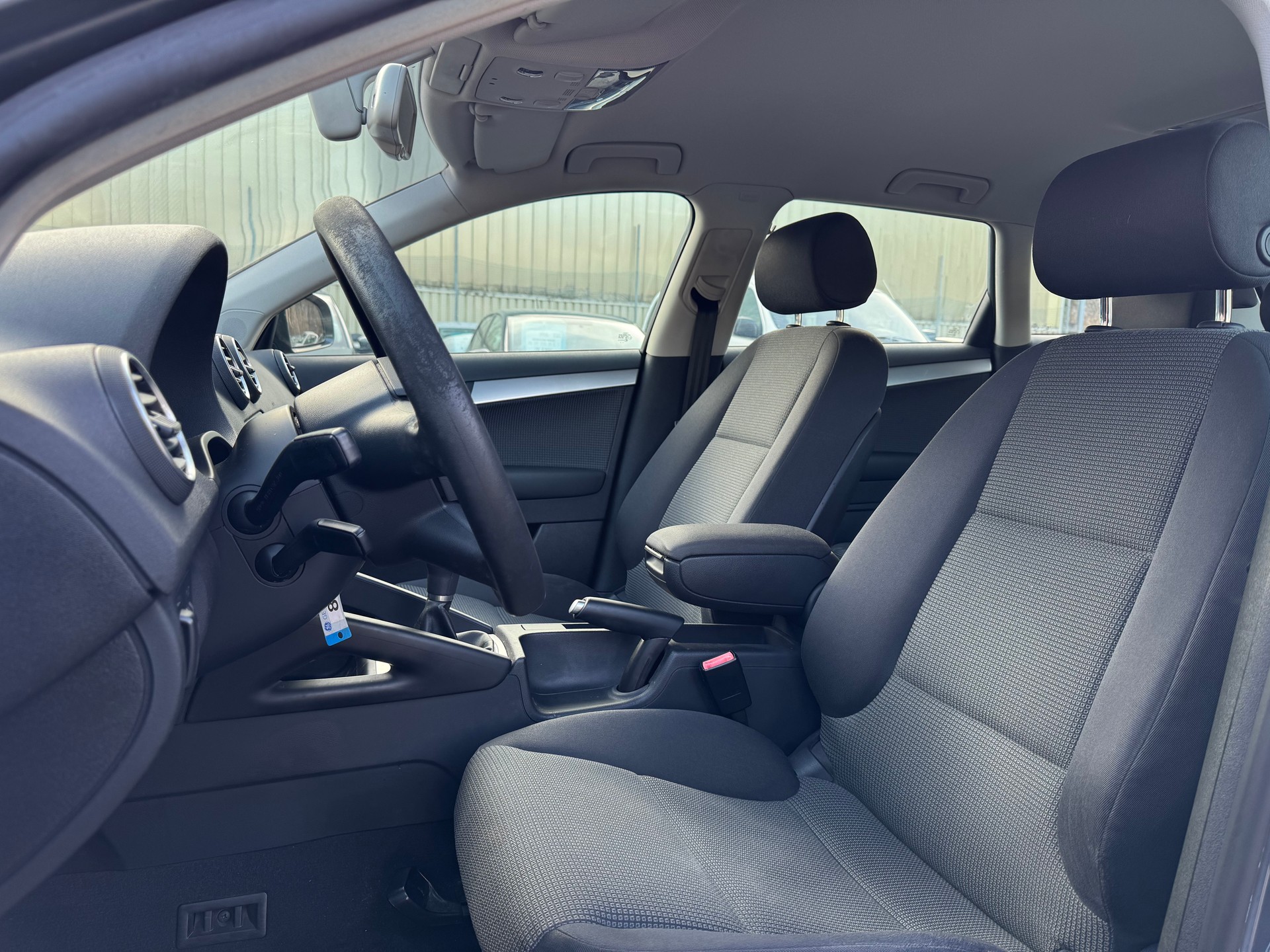 AUDI A3 Sportback 1.8 Turbo FSI Attraction-image-8