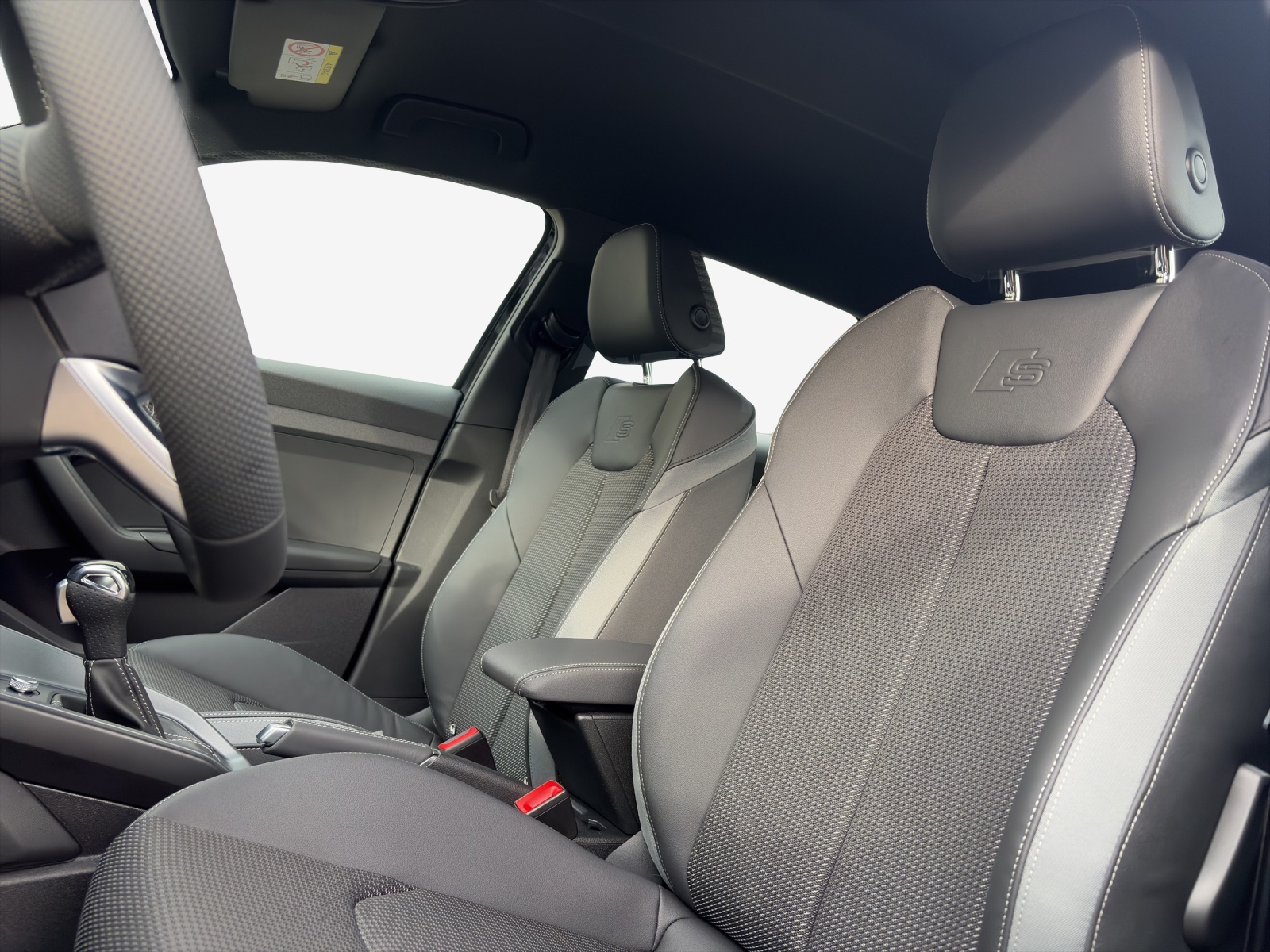 AUDI A1 Sportback 30 TFSI Attraction S-tronic-image-14