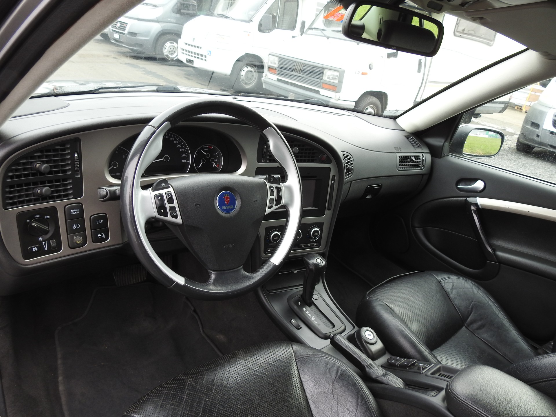 SAAB 9-5 2.3T Aero-image-12