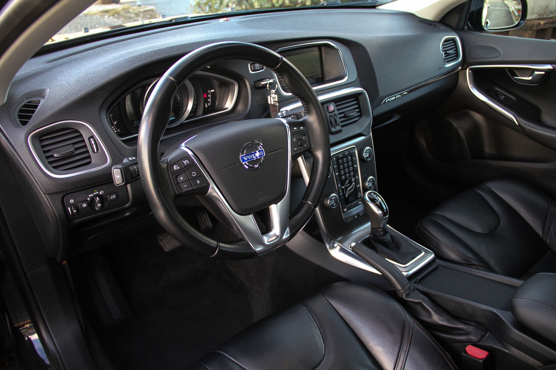 VOLVO V40 Cross Country T4 2.0 AWD Summum Geartronic 🇸🇪 ⭐⭐⭐⭐⭐-image-4